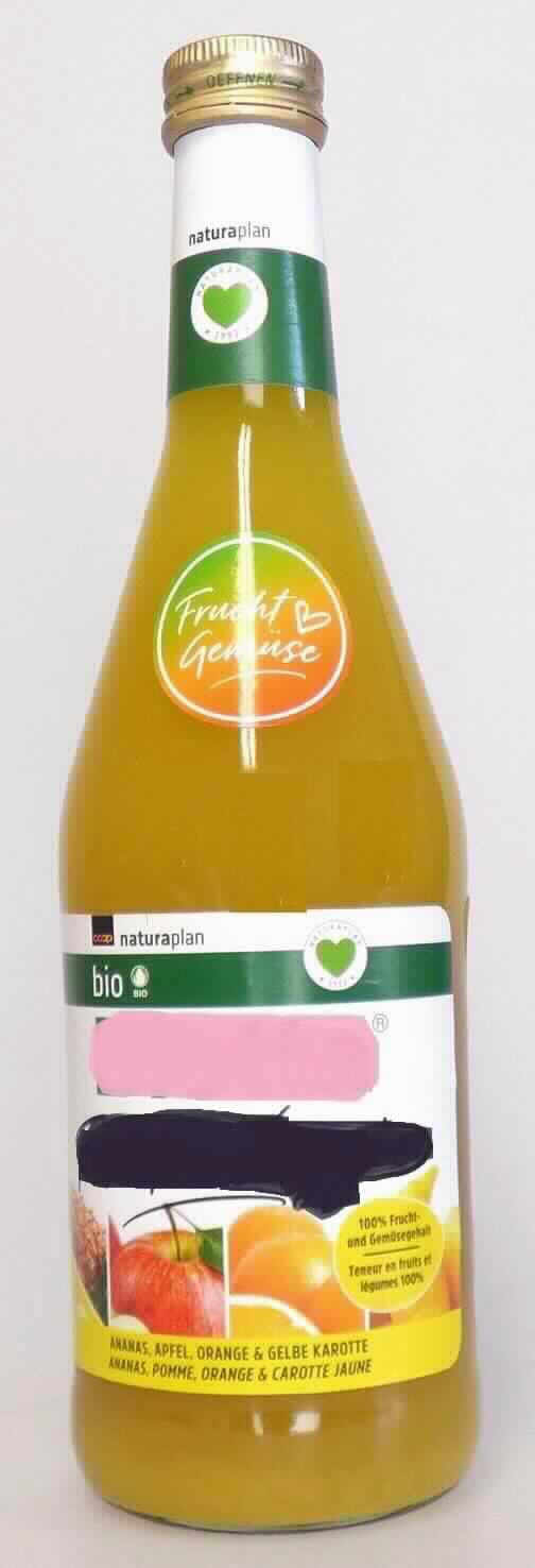 Mischung von Frucht- und Gemüsesäften.

Antragsangaben (als zutreffend unterstellt): Saftmischung. Zutaten: Ananassaft (33 %), Apfelsaft (29 %), Orangensaft (19 %), Gelber Karottensaft (19 %), Zitronensaft. Gehalt an Kohlenhydraten: 11 g/100 ml. Wert der Ware mehr als 30 Euro für 100 kg Eigengewicht.

Beschaffenheit des vorgelegten Warenmusters: gelbe, trübe, leicht bewegliche Flüssigkeit, süß-säuerlich und vorherrschend fruchtig schmeckend.
Brixwert (gemäß Angabe): 13,7 oder weniger.
Zugesetzter Zucker im Sinne der ZAnm 5a) 3. Anstrich zu Kap 20: nicht enthalten.

Fruchtsaft und Gemüsesaft, nicht gegoren, ohne Zusatz von Alkohol, Mischungen von Säften, mit einem Brixwert von 67 oder weniger, andere, mit einem Wert von mehr als 30 Euro für 100 kg Eigengewicht, andere, keinen zugesetzten Zucker enthaltend, andere.