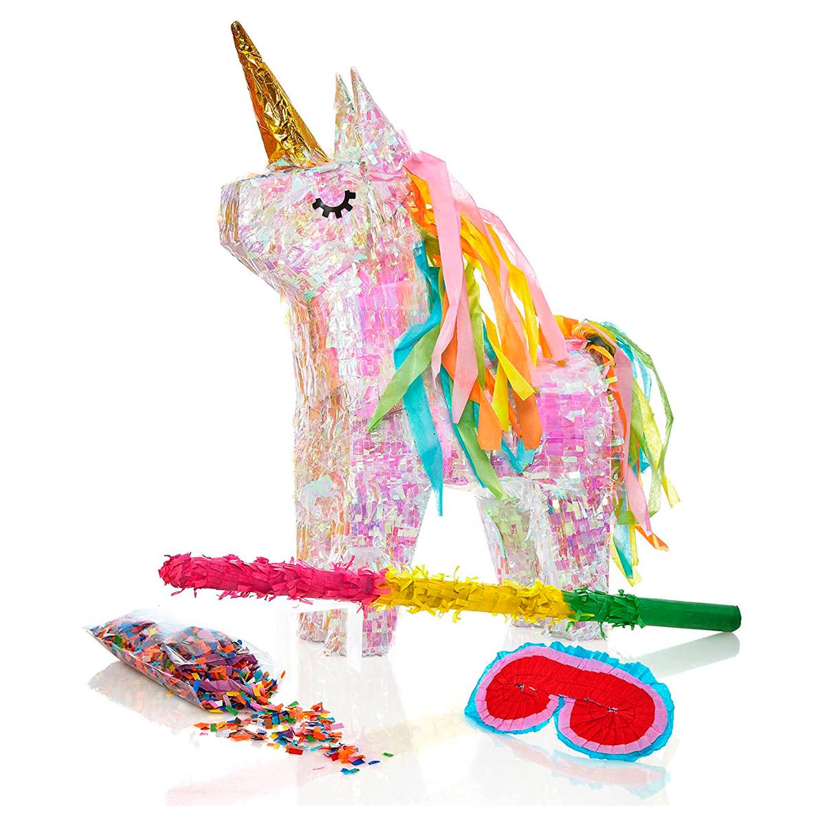Nach den Angaben der Antragstellerin handelt es sich um eine Warenzusammenstellung  in Aufmachung für den Einzelverkauf in Form eines sog."Pinata-Set Einhorn". Die Zusammenstellung besteht aus:
- einer etwa 40 x 14 x 54 cm großen, stilisierten, innen hohlen, farbig gestalteten Tierfigur in Form eines Einhorns (Magic Holographic Rainbow Unicorn Pinata), 
- einem ca. 50 cm langen, dreifarbigen (grün/gelb/rot) Stock,
- einer einfachen Augenmaske aus augenscheinlich Pappmache-Zuschnitten,
- einem Beutel (Inhalt 50 g) mit farbigen Konfetti.

Abbildung siehe Anlage.

Die charakterverleihende Tier-Figur ist dazu bestimmt mit Süßigkeiten oder sonstigen Gegenständen befüllt zu werden. Nach dem Aufhängen derartiger Pinatas wird versucht mit verbundenen Augen auf die Figur einzuschlagen, bis sie zerbricht. Pinatas dienen der Ausgestaltung von z. B. Kindergeburtstagen und anderen traditionellen Festlichkeiten. 

Zolltarifrechtlich handelt es sich um einen "Festartikel, kein Weihnachtsartikel".