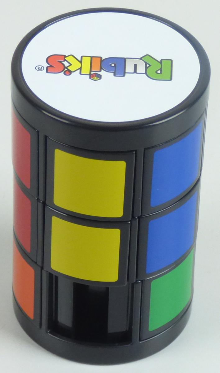 Geduldspiel, sog. "Mc Donald´s - Rubik´s Cube - 2020", Motiv "Decoder"
- zylinderförmig, mit einem Durchmesser von ca. 4,8 cm und einer Länge von ca. 8 cm
- auf der Außenseite mit 17 verschiebbaren Kunststofffeldern (6 Spalten mit 3 bzw. einmal
  mit 2 Feldern) in sechs verschiedenen Farben, die spaltenweise einfarbig
  zusammengeschoben werden sollen
- dient der spielerischen Unterhaltung von Kindern und Erwachsenen
- in einem Klarsichtbeutel verpackt.

Die Ware ist als "Puzzle, nicht aus Holz" einzureihen.
