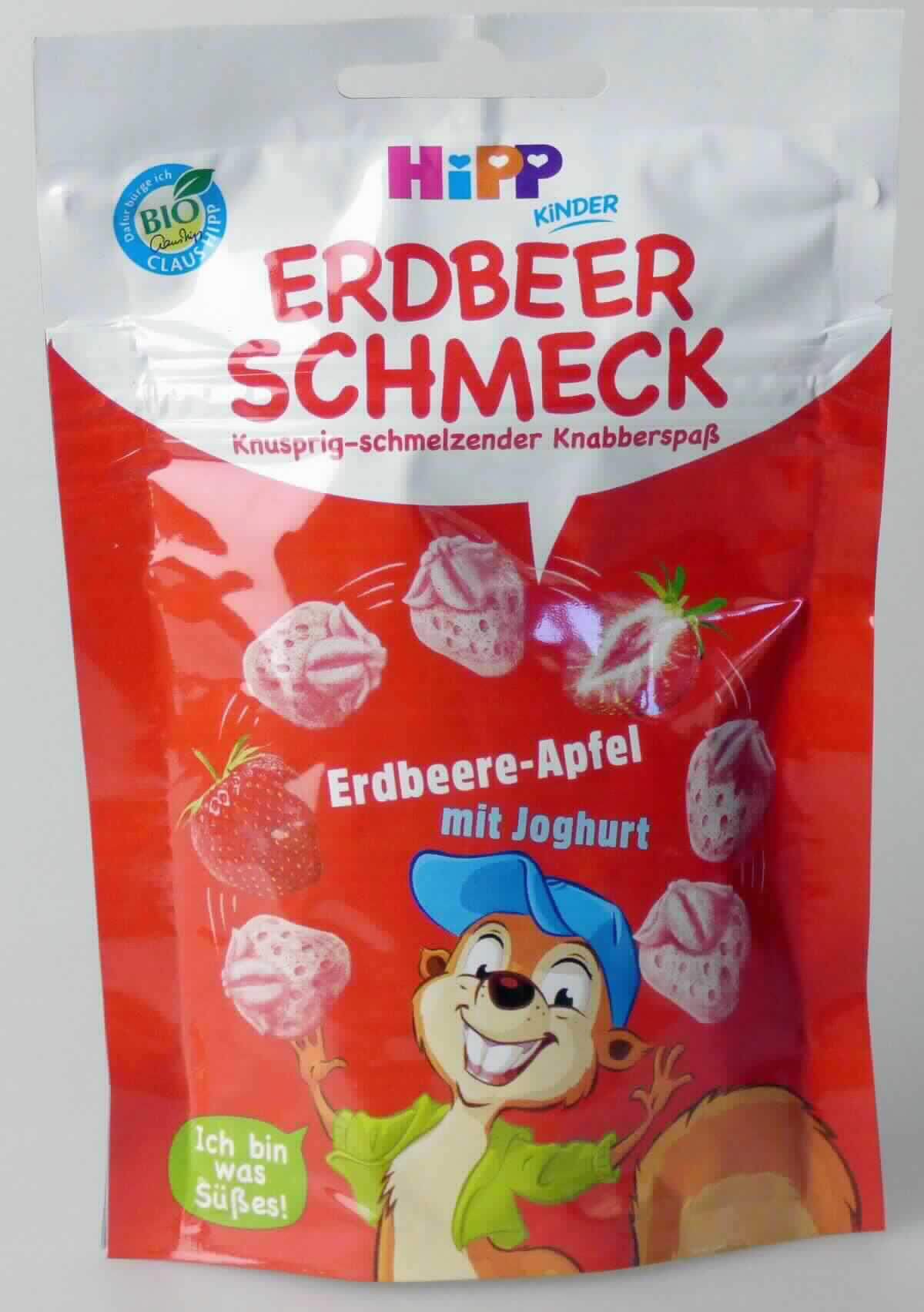 Zubereitete Fruchtmischung als Snack.

Antragsangaben (als zutreffend unterstellt): Erdbeer-Apfel mit Joghurt Leckerei; Zutaten: 88 % Früchtepüree (Äpfel, Bananen, 16 % Erdbeeren), 11 % Magermilchjoghurt, Karottensaftkonzentrat. Nährwertangaben: Kohlenhydrate: 79,7 g, davon Zucker: 72 g. Es wurden vertrauliche Angaben gemacht.

Beschaffenheit des vorgelegten Warenmusters: rote, spröde, annähernd dreieckig geformte Stücke (ca. 1,8 cm Kantenlänge, ca. 0,8 cm Dicke), fruchtig, süßlich, nach Erdbeere und Banane schmeckend. Aufmachung: alukaschierter Original-Kunststofffolienbeutel mit einem Nettoinhalt von ca. 7 g.

Zugesetzter Alkohol (gemäß Angabe): nicht enthalten. 
Zuckergehalt i.S.d. ZAnm 2 a) Abs 1 zu Kap 20 (abgeleitet aus den Nährwertangaben): mehr als 9 GHT 
Zugesetzter Zucker i.S.d. ZAnm 3, 2. Anstrich zu Kap 20: enthalten

Früchte, Nüsse und andere genießbare Pflanzenteile, in anderer Weise zubereitet oder haltbar gemacht, auch mit Zusatz von Zucker, anderen Süßmitteln oder Alkohol, anderweit weder genannt noch inbegriffen, Mischungen, andere, ohne Zusatz von Alkohol, mit Zusatz von Zucker, in unmittelbaren Umschließungen mit einem Gewicht des Inhalts von weniger als 1 kg, Mischungen von Früchten, bei denen das Gewicht eines Anteils mehr als 50 GHT des Gesamtgewichts der Früchte beträgt, nicht von tropischen Früchten (einschließlich Mischungen mit einem Gehalt an tropischen Früchten und Nüssen von 50 GHT oder mehr), andere.