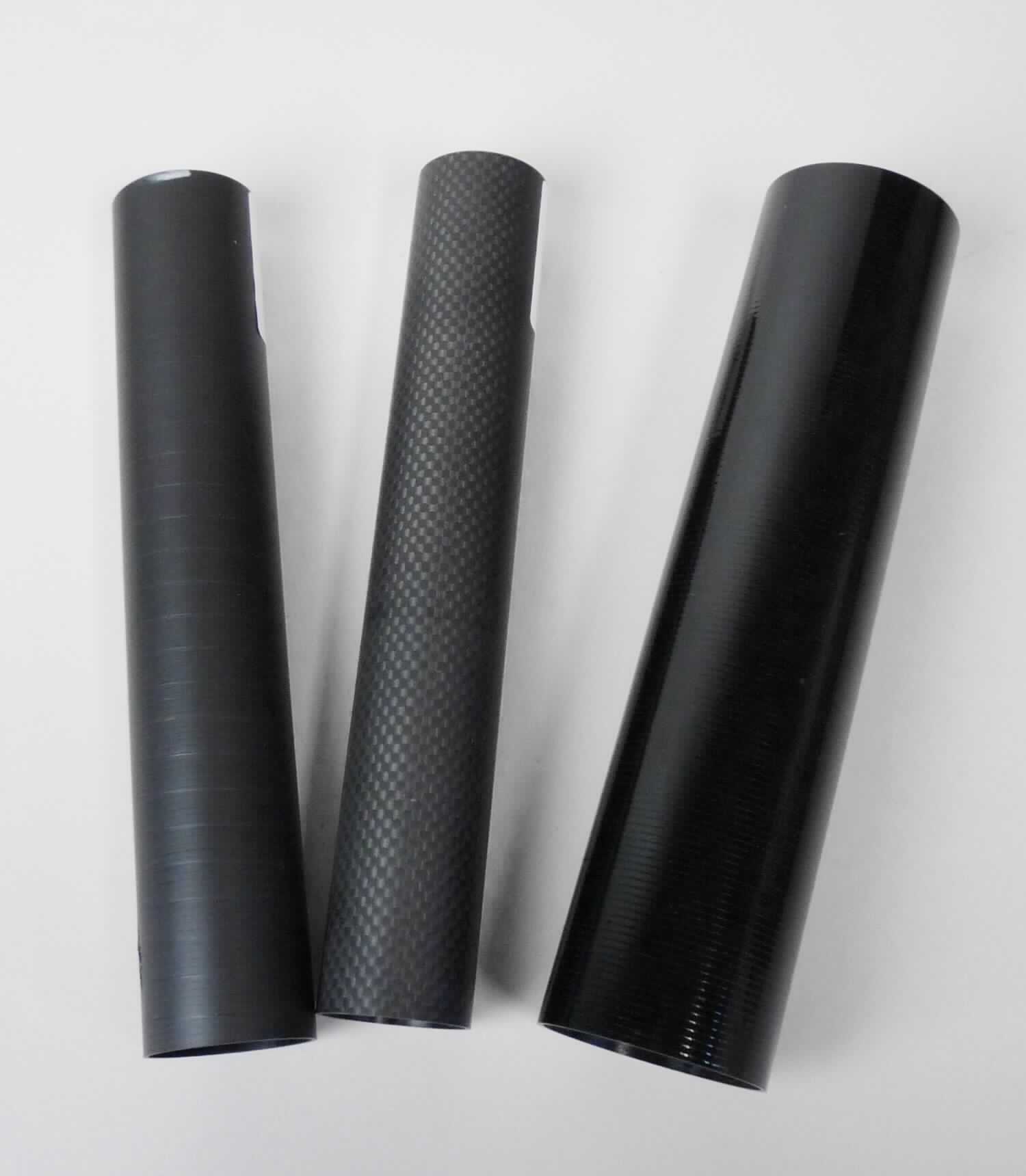Bei der Ware handelt es sich den Angaben nach um Teleskopstangen aus Carbonfasern. Die Laboruntersuchungen ergaben, dass es sich um ein nicht biegsames Rohr aus Epoxidharz handelt, das durch ein eingebettetes Gewebe aus Fasern verstärkt ist.

Die Ware ist als anderes, nicht biegsames Rohr aus Additionspolymerisationserzeugnissen in den TARIC-Code 3917 2900 99 des Zolltarifs einzureihen.