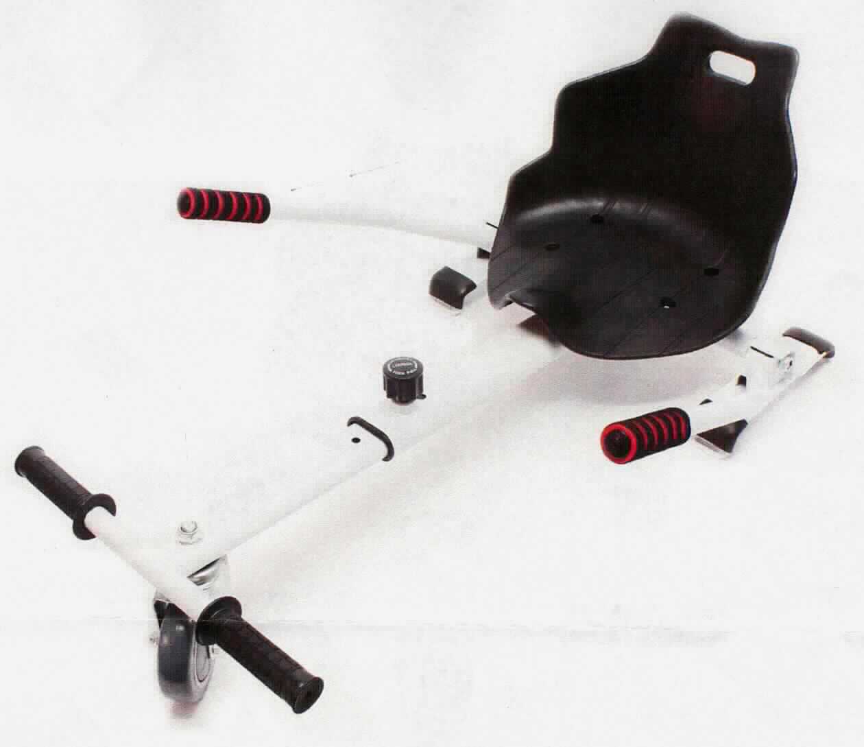 Sitzscooter - Kartsitz für Hoverboard (Balancer), Art.-Nr.: 61214, 61215, 61216, 61217 (in unterschiedlichen Farben), Fotos siehe Anlage, 
- mit einem ausziehbaren Gestell aus Stahl, 
- mit einem Sitz aus Kunststoff,
- mit zwei Lenkergriffen, 
- mit zwei Fußpedalen, 
- mit einem Vorderrad, 
- mit einer maximalen Länge von ca. 1015 mm, einer Höhe von ca. 315 mm und einer Breite von 
  ca. 520 mm, 
- mit einem Gewicht von 4,5 kg, 
- wird mittels Halteband und Klettverschluss an den Standflächen von Hoverboards (nicht Gegenstand 
  der vZTA) der Größen 6,5", 8" und 10" befestigt und erweitert dadurch deren Verwendungsmöglichkeit,
- aufgrund der Konzeption und der objektiven Merkmale (u. a. Form und Abmessungen) erkennbar
  zur hauptsächlichen Verwendung an Fahrzeugen des Kapitels 87 bestimmt,
- keine Ware der Position 9401 aufgrund der Deichsel und des Vorderrades, 
- keine Ware der Position 9506, da es sich nicht um ein Gerät für die allgemeine körperliche 
  Ertüchtigung handelt.

"Zubehör für Krafträder der Position 8711 (Sitzscooter), anderes als in den TARIC-Codes 8714 1010 00 bis 
8714 1090 60 genanntes"