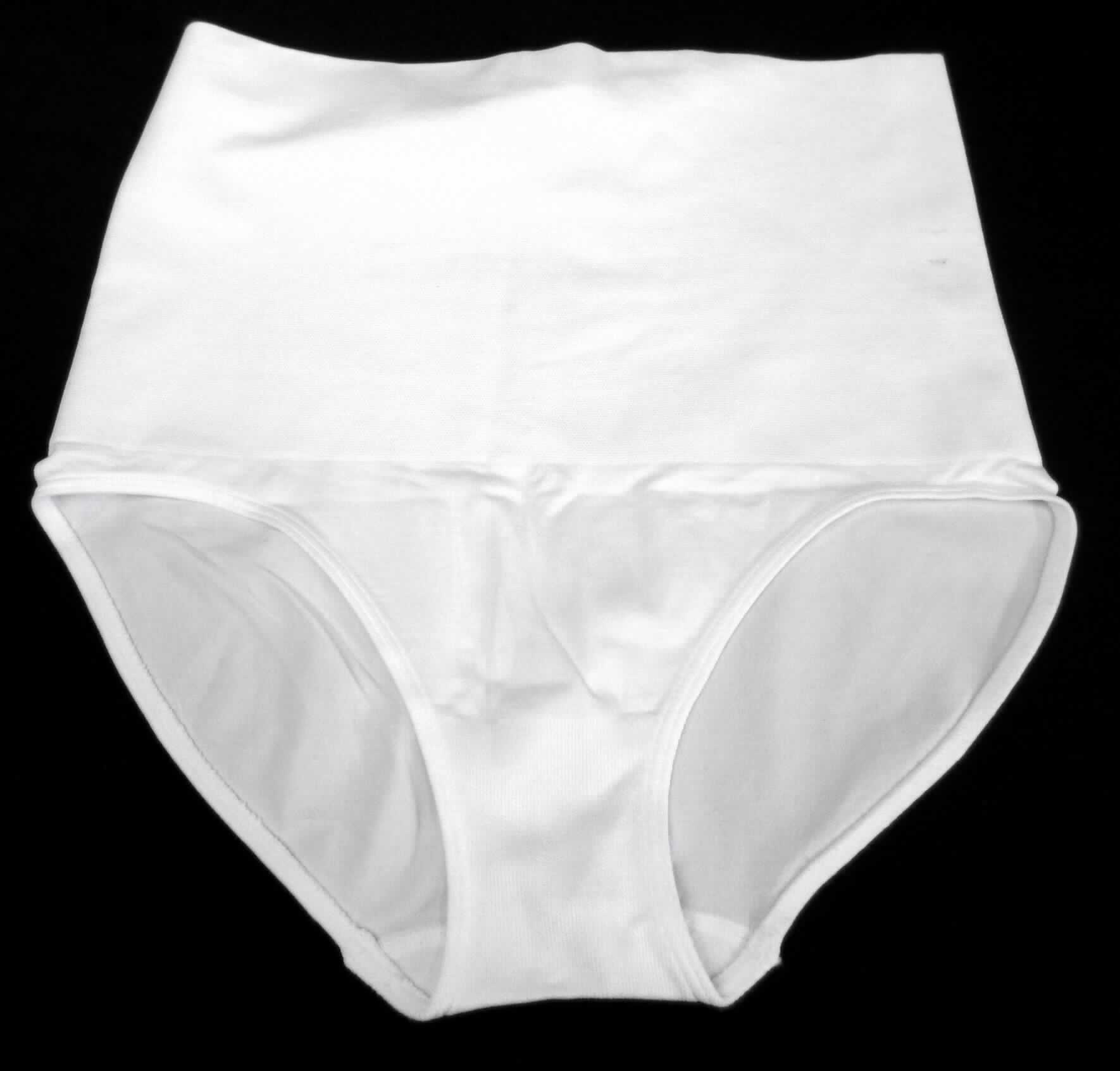 Formslip, sog. Shape-Slip, Artikel 225696, Größe 36/38, Foto siehe Anlage,
- aus bis zu ca. 0,8 mm dicken, unterschiedlich strukturierten, einfarbigen Gewirken aus laut Antrag 80 % Polyamid 
  und 20 % Elasthan (beides synthetische Chemiefasern),
- in der Nähe der Taille endend, wird in der Art einer Leibbinde um die Taille und um den Bauch getragen; mit einem 
  als Hüftslip gearbeiteten Slipteil,
- im Bereich der Leibbinde doppelt gearbeitet; mit einer seitlichen Höhe der Leibbinde von ca. 17 cm, 
- ohne Öffnung und ohne Verschluss,
- mit hohen Beinausschnitten, an den Rändern mit elastischen Bändern eingefasst,
- kennzeichnet sich aufgrund der Verarbeitung und Form (keine Stützfunktion im Slipteil) nicht als Miederhose,
  wegen der Verarbeitung mit Slipteil liegt auch keine Leibbinde vor; nach Schnitt und Ausstattung ist die 
  Ware dazu bestimmt, gewisse Teile des Körpers zu stützen.

"Den Hüftgürteln ähnliche Ware, aus Gewirken, andere als in den Unterpositionen 6212 10 bis 6212 30 genannte"