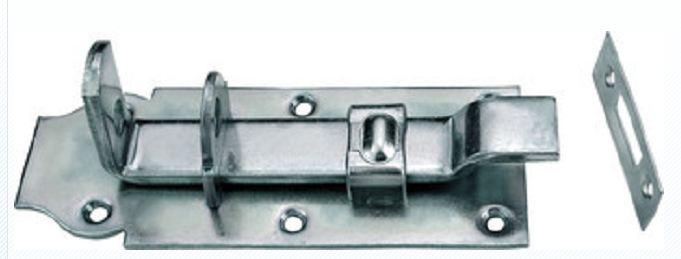Es handelt sich um vollständig aus unedlem Metall gefertigte, mehrteilige Erzeugnisse (sog. Schlossriegel), bestehend aus einem annähernd L-förmig gewinkelten Riegel, der durch zwei Führungen hindurch verschiebbar und unlösbar an einer nahezu rechteckigen Grundplatte angebracht ist, sowie aus einem rechteckigen Blechabschnitt (sog. Schließblech), der zur Aufnahme des Riegels im verschlossenen Zustand mit einer länglichen Aussparung versehen ist. Die Grundplatte des Schlossriegels und das Schließblech weisen jeweils mehrere kreisrunde Montagelochungen auf. Der Riegel und eine der Führungen sind mit je einer Lochung versehen, durch die ein Vorhängeschloss (nicht Gegenstand dieser vZTA) hindurchgeführt werden kann, um den Riegel zusätzlich zu sichern.
Die Erzeugnisse werden an verschiedenen Waren (z. B. Türen, Fenster, Möbel, Kisten) angebracht und dienen dazu, diese zu verschließen.
Abmessungen: 45 x 100 mm.
- Antragstellerangaben -

Die Einreihung erfolgt in die von den gleichermaßen in Betracht kommenden Unterpositionen zuletzt genannte Unterposition.

Abbildung siehe Anlage.

Derartige Erzeugnisse gehören als "andere Beschläge aus unedlen Metallen, für Koffer und andere derartige Waren" zur Codenummer 8302 4900 99 0 des Zolltarifs.