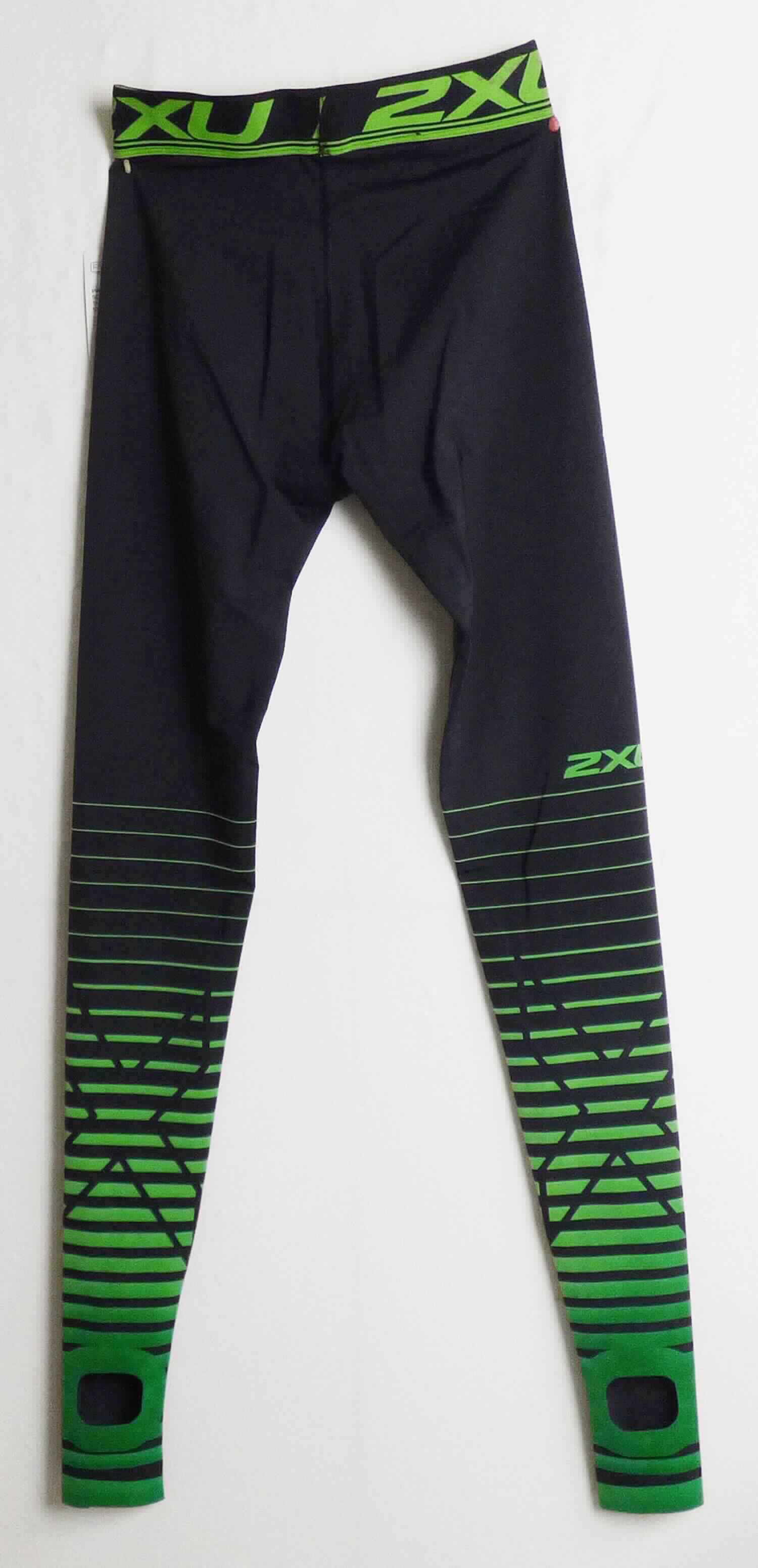 Lange Hose, sog. Funktionstight lang, Größe ST, Foto siehe Anlage,
- aus bis zu ca. 0,8 mm dicken, einfarbigen bzw. bedruckten Gewirken aus laut Antrag 65 % Nylon und 
  35 % Elasthan (beides synthetische Chemiefasern),
- in der Taille abschließend, mit einem ca. 5 cm breiten angesetzten, elastischen Bund,
- ohne Öffnung und ohne Verschluss,
- aufgrund des Schnitts eindeutig als Männerkleidung erkennbar,
- mit knöchellangen Hosenbeinen; an den Beinabschlüssen lediglich geschnitten.

"Lange Hose, aus Gewirken, für Männer, aus synthetischen Chemiefasern"