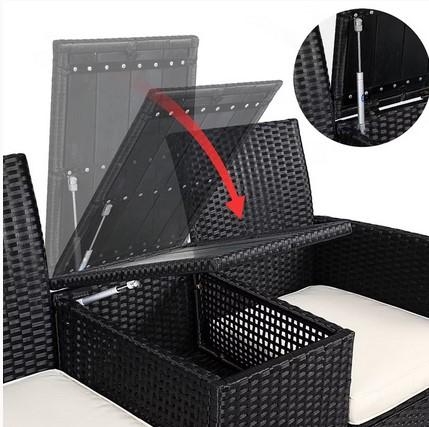 Es handelt sich bei der sog. „Polyrattan Kinobank" um eine ca. 143 x 64 x 88 cm (B x T x H) große Sitzbank mit zwei passenden, lose auflegbaren Sitzpolstern. Die Bank besitzt ein vierbeiniges Gestell aus Metall, dass vollständig mit Polyrattan bespannt ist, eine mittig erhöhte Ablagefläche mit Deckel und Stauraum, zwei daran angrenzende Rückenlehnen sowie zwei seitliche Armlehnen. Das auf den Boden zu stellende Möbel dient als Einrichtungsgegenstand auf z.B. Terrassen. 

Die Ware ist als "anderes als von der Position 9402 erfasstes Sitzmöbel, mit Gestell aus Metall, gepolstert" einzureihen.