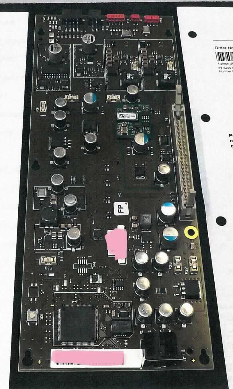 Platine, im Wesentlichen bestehend aus einer mit aktiven und passiven Bauelementen bestückten, gedruckten Schaltung. Das Board dient dem Einlesen von Lichtschranken, der Ablaufsteuerung von Schrittmotoren und einer LED-Löscheinheit, eines Lüfters sowie dem Schalten der Spannungsversorgung von LEDs und ist hauptsächlich zur Verwendung in einem Digitizer für Radiographieanwendungen (Ware der Position 8471) bestimmt.

Die Ware wird als "Teil, erkennbar hauptsächlich für Maschinen der Position 8471 bestimmt, zusammengesetzte elektronische Schaltung (Baugruppe)" eingereiht.

Anlage: 1 Abbildung