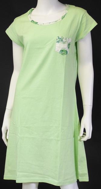 Kleid, sog. Damen-Sleepshirt, Art. Pfingstrose-SP/NS, Größe M, Foto siehe Anlage,
- aus ca. 0,6 mm dicken, einfarbigen Gewirken aus laut Antrag 100 % Baumwolle,
- über den halben Oberschenkel reichend (Rückenlänge: ca. 95 cm),
- mit einem runden Halsausschnitt mit einer Randeinfassung aus bedruckten Gewirken,
- ohne Öffnung und ohne Verschluss,
- mit kurzen Ärmeln,
- mit einer aufgesetzten, offenen Brusttasche aus den o. g. bedruckten Gewirken,
- am unteren Rand und an den Armabschlüssen durch Umschlagen und Festnähen gesäumt,
- kann ohne ein weiteres, den Unterkörper bedeckendes Kleidungsstück getragen werden,
- kann unterschiedslos im Bett oder an anderen Orten getragen werden und ist daher nicht dazu be-
  stimmt, ausschließlich oder im Wesentlichen als Nachtkleidung im Bett getragen zu werden, somit kein
  Nachthemd.

"Kleid, aus Gewirken, für Frauen, aus Baumwolle"