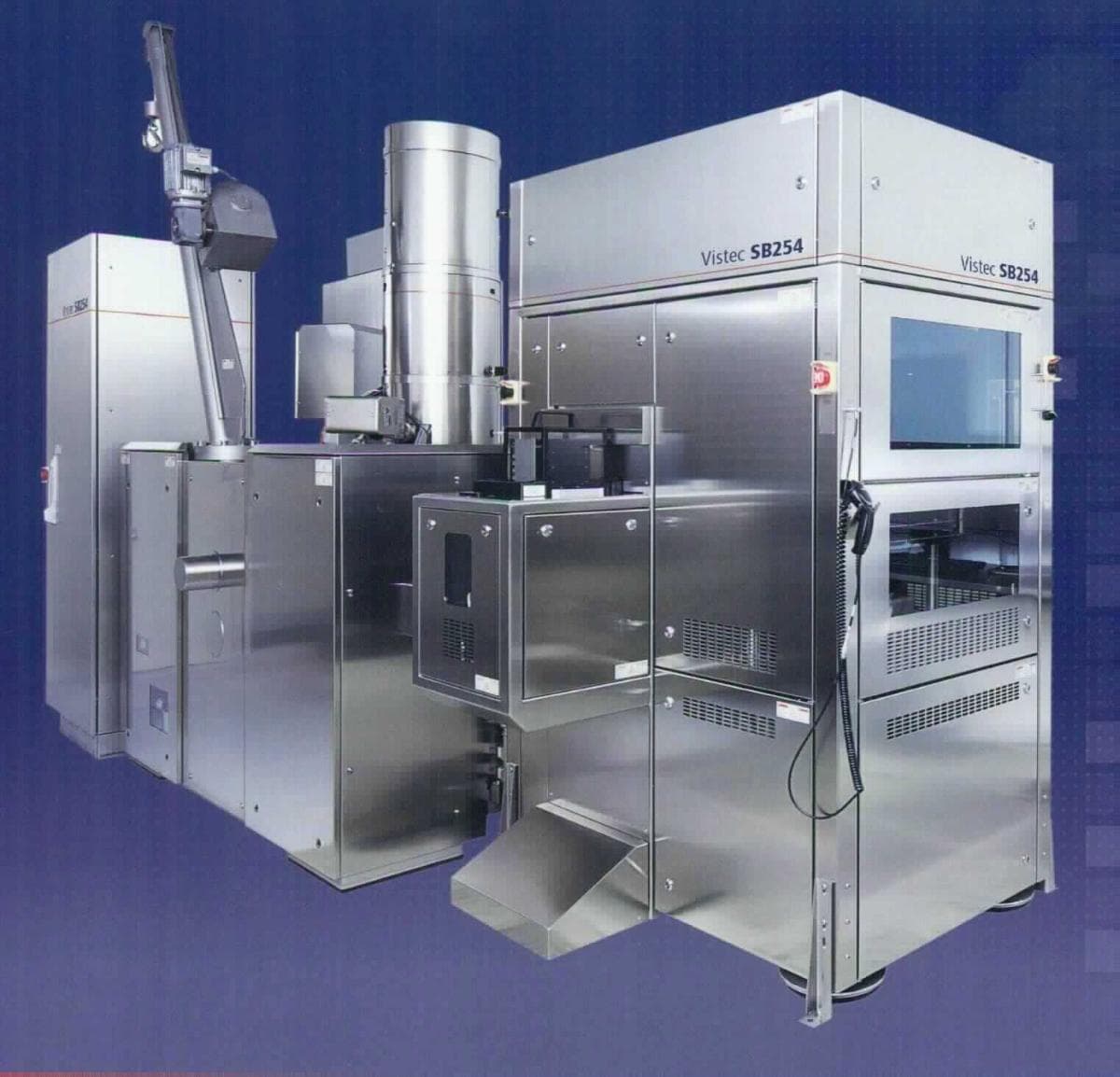 So genanntes Gerät zur Elektronenstrahllithografie, im Wesentlichen bestehend aus einer Außenhandlingstation (für das Handling der Werkstücke), einem Grundgerät mit elektronen-optischer Säule (zum Bearbeiten der Werkstücke) und zwei Elektronikschränken mit diversen elektronischen Geräten zum Betrieb der Außenhandlingstation und des Grundgerätes. Alle Bestandteile sind durch Kabel und Leitungen miteinander verbunden (funktionelle Einheit).
Das Gerät dient dem lithografischen Belichten fotoempfindlicher Resiste und Lacke auf Masken und Wafern mittels eines Elektronenstrahls. 
Das Gerät wird als "Apparat für fotografische Laboratorien (Apparate zum Aufbringen von Schaltungsbildern auf sensibilisierte Halbleitermaterialien), in Kapitel 90 anderweit weder genannt noch inbegriffen, nicht Unterposition (HS) 9010 10" eingereiht.