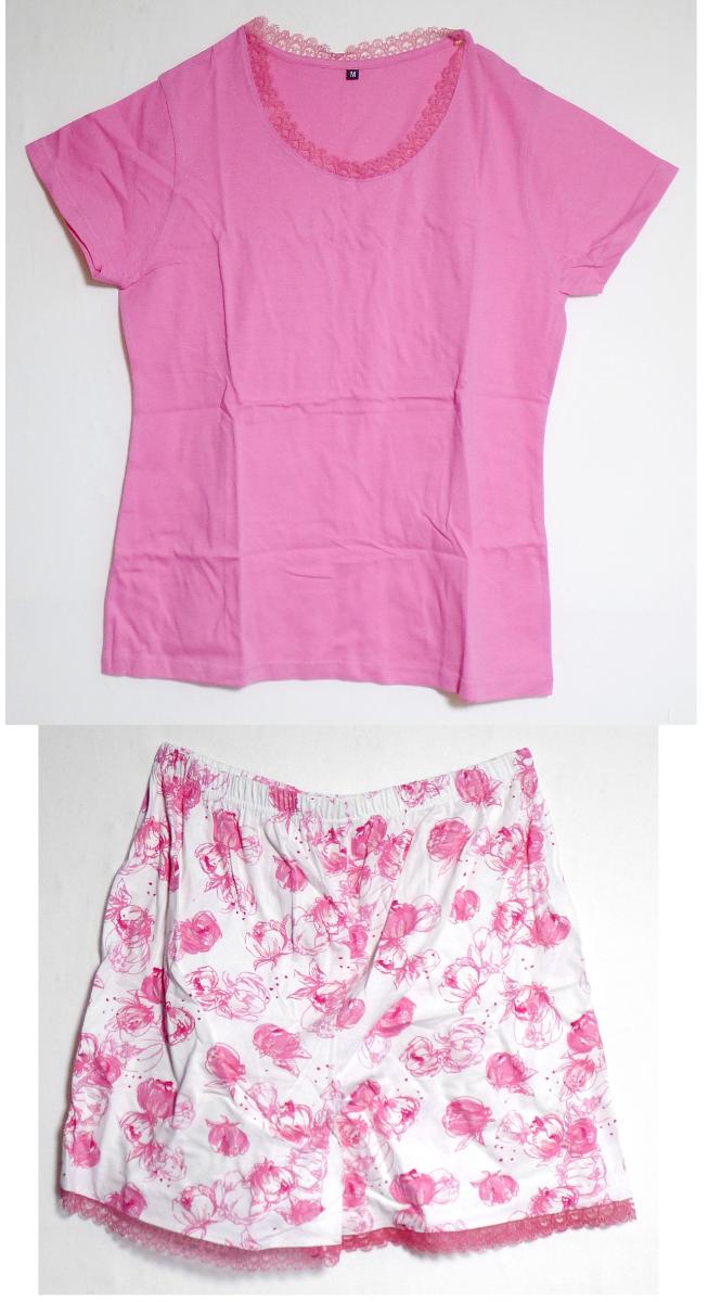 T-Shirt und kurze Hose, sog. Damen-Shorty, Art. PFINGSTROSE-SP/NS, Größe M, Foto siehe Anlage,
- als zweiteilige Zusammenstellung; kein Schlafanzug, da die Kleidungsstücke nach ihren objektiven
  Merkmalen (insbesondere nach Schnitt, Material und Gesamteindruck) unterschiedslos im Bett oder
  an anderen Orten getragen werden können und daher nicht dazu bestimmt sind, ausschließlich oder
  im Wesentlichen als Nachtkleidung getragen zu werden,
- keine Kombination, u. a. weil ein Kleidungsstück der Position 6109 (T-Shirt) nicht als Bestandteil
  einer Kombination zugelassen ist,
- getrennte Einreihung aller Bestandteile, weil die Kleidungsstücke nicht zusammen in eine Position
  eingereiht werden können,
- kurze Hose:
-- aus ca. 0,6 mm dicken, bedruckten Gewirken aus laut Antrag 100 % Baumwolle,
-- in der Taille abschließend; mit einem ca. 2,5 cm breiten Taillenbund, mit einem eingezogenen, sog.
   Gummiband elastisch verengt,
-- ohne Öffnung und ohne Verschluss,
-- ohne Hinweise auf den Trägerkreis (unisex),
-- mit kurzen Hosenbeinen, die nicht die Knie bedecken (Seitenlänge ca. 43 cm); an den Bein-
   abschlüssen mit einer ca. 2 cm breiten Borte aus musterbildend durchbrochenen Gewirken
   (sog. Raschelspitze) verziert.

"Kurze Hose, aus Gewirken, für Frauen, aus Baumwolle"