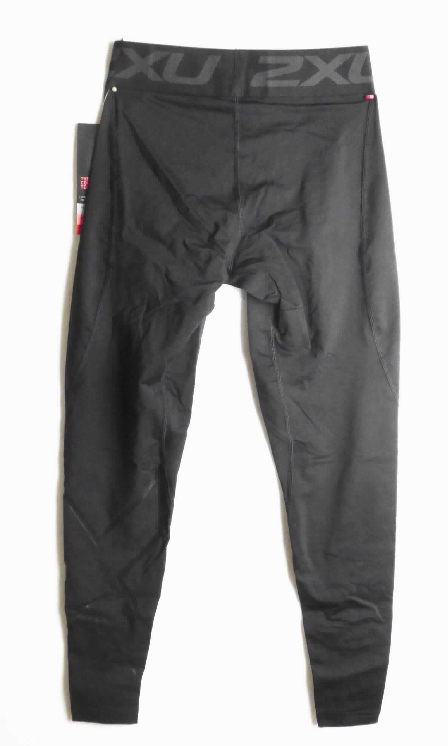 Lange Hose, sog. Thermal Laufhose, Größe M, Foto siehe Anlage,
- in einem bedruckten Pappkarton verpackt,
- aus ca. 0,7 mm dicken, einfarbigen, einseitig (Innenseite) gerauten Gewirken aus laut Antrag 75 % Nylon und 
  25 % Elasthan (beides synthetische Chemiefasern),
- in der Taille abschließend, mit einem ca. 5 cm breiten angesetzten, elastischen Bund,
- ohne Öffnung und ohne Verschluss, ohne Hinweise auf den Trägerkreis (unisex),
- mit knöchellangen Hosenbeinen; an den Beinabschlüssen durch Umschlagen und Festnähen gesäumt.

"Lange Hose, aus Gewirken, für Frauen, aus synthetischen Chemiefasern"
