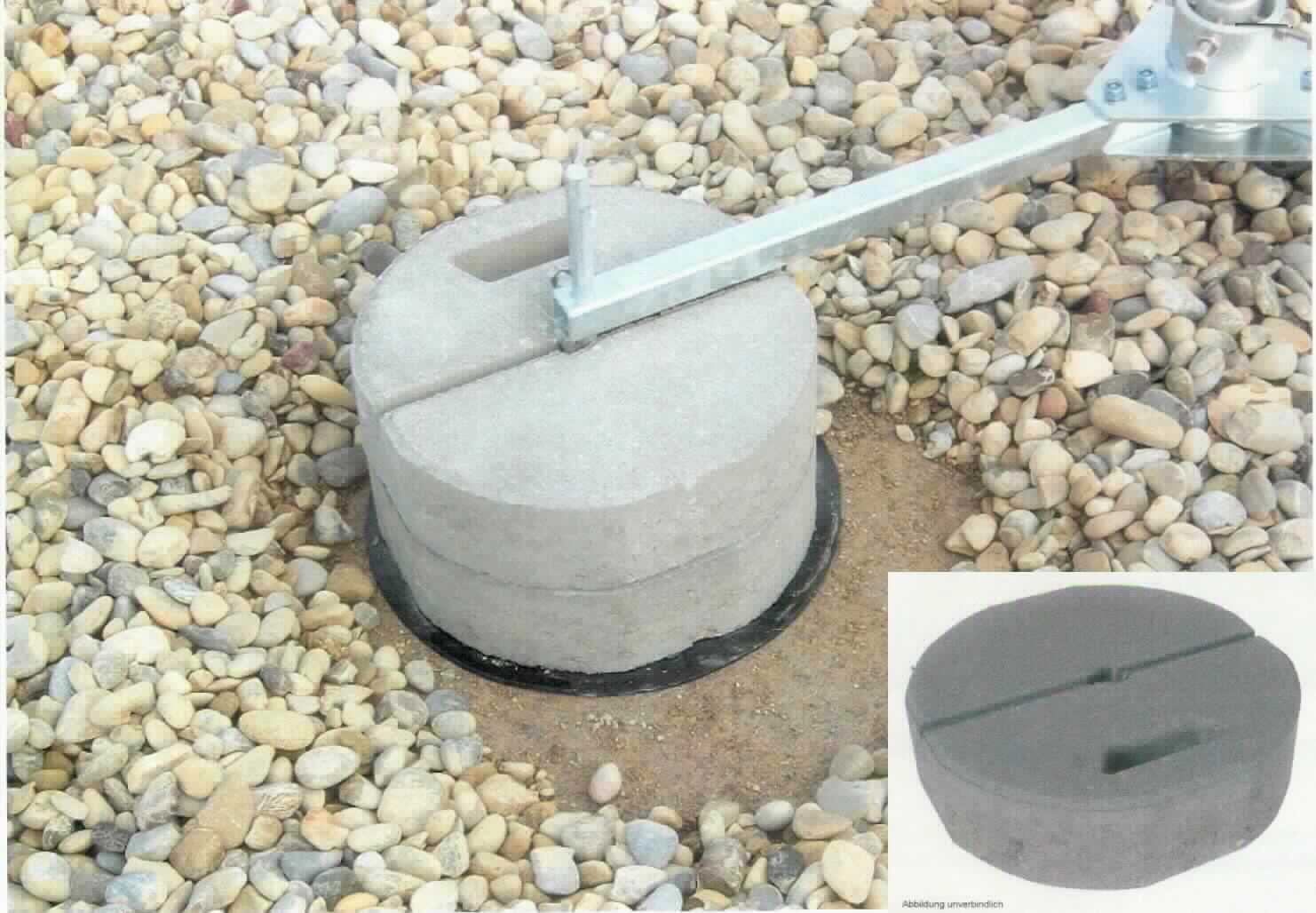 Angaben:
Betonsockel für Fangstangen; runde Betonsockel (Durchmesser 337 mm), in der Mitte mit einer Bohrung und einer durchgehenden Rille versehen; zum Errichten und Stabilisieren von Dreibeinstativen mit Gewindestangen M16; beim Installieren von Fangstangen einer Blitzschutzvorrichtung verwendet.

Befund:
Waren aus Beton, vorgefertigte Bauelemente
