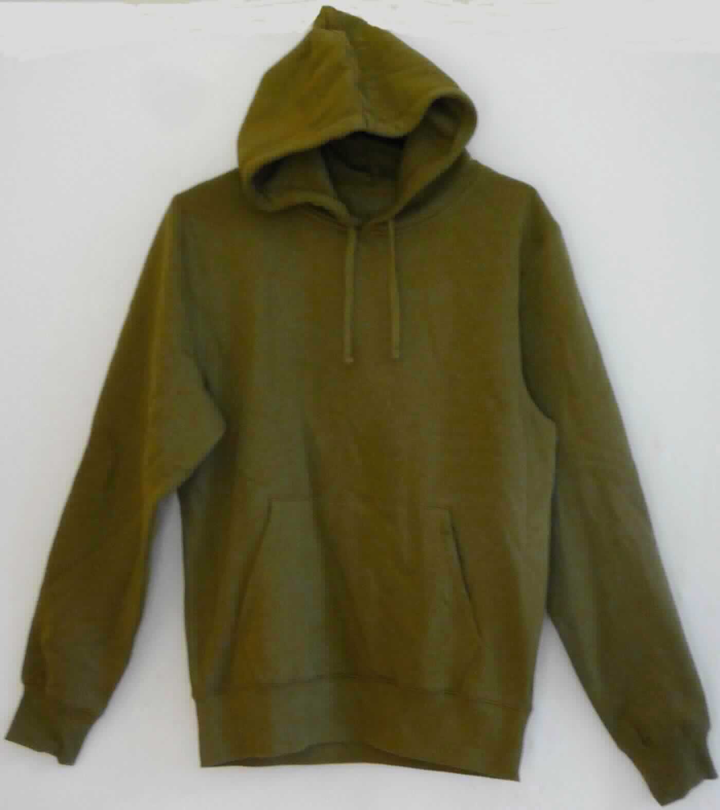 Blousonähnliches Kleidungsstück, sog. X.O Hoody Sweater Men, Art. 1680, Größe L, Foto siehe Anlage,
- in einem Polybeutel verpackt,
- aus ca. 1,5 mm dicken, einfarbigen Gewirken aus laut Antrag 70 % Baumwolle und 30 % Polyester (synthetische
  Chemiefasern),
- bis über den Schritt reichend (Rückenlänge: ca. 73 cm),
- mit einer Kapuze mit Kordelzug, deren Ränder vorn von links auf rechts überlappen (Männerkleidung),
- ohne Öffnung und ohne Verschluss,
- mit langen Ärmeln, die über den unteren Rand des Kleidungsstücks hinausreichen; an den Ärmelenden mit 
  gerippt gewirkten, verengenden Bündchen,
- am unteren Rand mit einem angesetzten, gerippt gewirkten, verengenden Bund,
- erfüllt die Merkmale zur Einreihung als blousonähnliches Kleidungsstück, somit kein Pullover.

"Blousonähnliches Kleidungsstück, aus Gewirken, für Männer, aus Baumwolle"