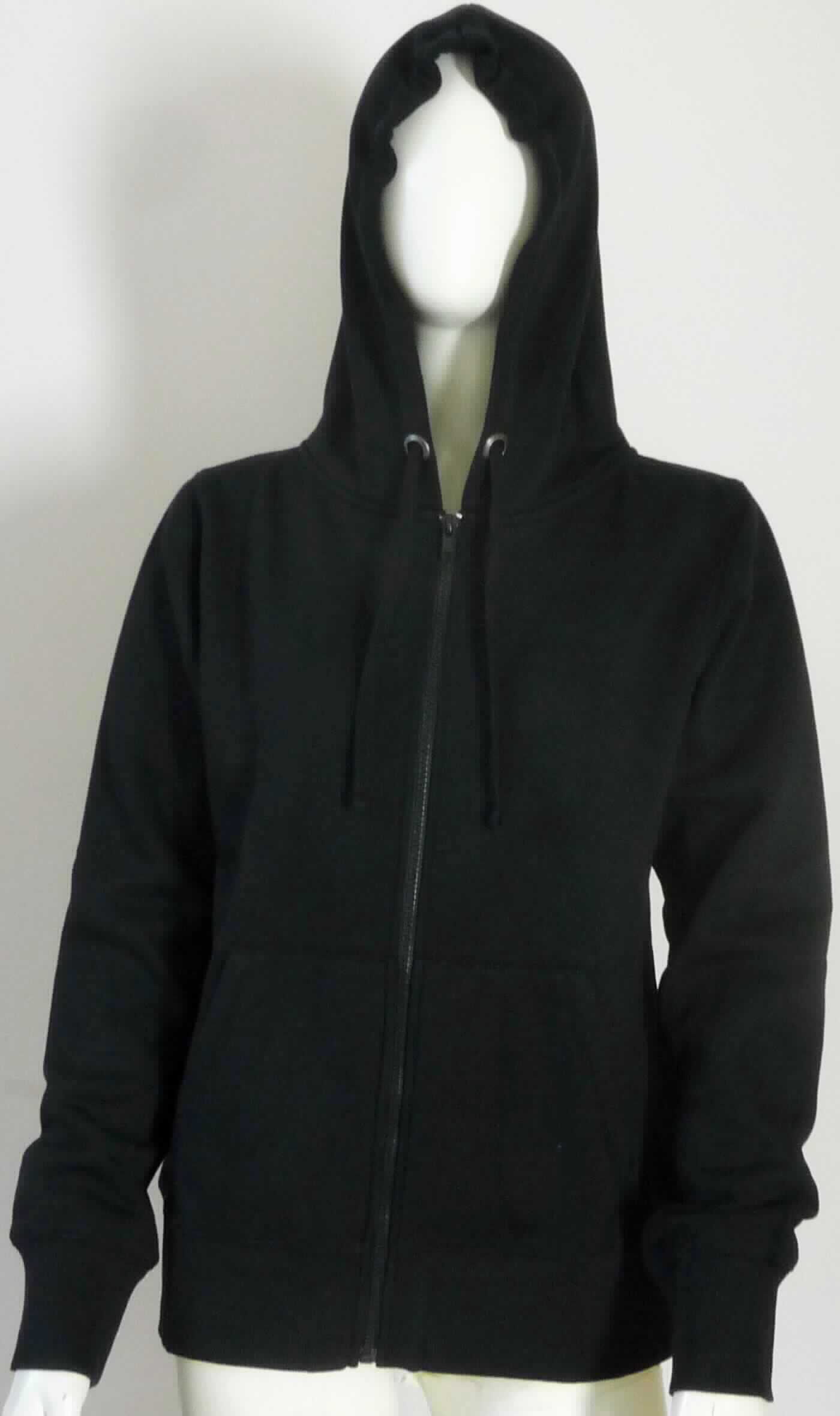 Strickjacke, sog. X.O Hoody Jacket Women, Art. 1751, Größe M, Foto siehe Anlage,
- in einem Polybeutel verpackt,
- aus ca. 1,3 mm dicken, einfarbigen Gewirken aus laut Antrag 70 % Baumwolle und 30 % Polyester (synthetische
  Chemiefasern), 
- über die Taille reichend (Rückenlänge: ca. 63 cm),
- mit einer angesetzten Kapuze,
- vorn mit einer durchgehenden Öffnung mit einem bis an den Kapuzenrand reichenden Reißverschluss, 
- ohne Hinweise auf den Trägerkreis (unisex),
- mit langen Ärmeln, an den Ärmelenden mit angesetzten, verengenden Bündchen,
- vorn mit zwei großen, offenen, aufgesetzten Taschen (sog. Kängurutaschen) unterhalb der Taille,
- am unteren Rand mit einem angesetzten, nicht verengenden Bund,
- weist weder aufgrund der Ausstattung (ungefüttert) noch des Schnitts (nicht in Bahnen gearbeitet) eine
  Formfestigkeit auf, somit keine Jacke,
- wird im Allgemeinen nicht über jeder anderen Kleidung und zum Schutz gegen das Wetter getragen, somit keine
  Ware der Position 6102.

"Strickjacke, aus Gewirken, aus Baumwolle, für Frauen"