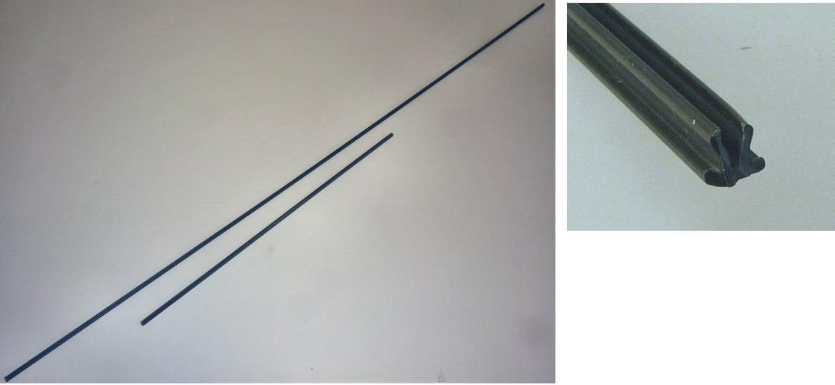 Angaben des Antragstellers:
Clipleiste/Klickleiste aus PVC (Polyvinylchlorid) mit einem über die Länge gleichbleibenden Querschnitt und einer Länge bis zu 1500 mm, in verschiedenen Einfärbungen, Bestandteil eines Insektenschutzrahmen-Bausatzes

Feststellungen an einem Warenmuster (aus vZTA DE 20605/13-1):
Es wurden Abschnitte eines dunkelbraunen Kunststoffprofils mit TT-förmigem Querschnitt (Querschnittsabmessungen: ca. 4,5 x 4,5 mm) vorgelegt.

Befund:
Es liegt ein Kunststoffprofil aus Polymeren des Vinylchlorids im Sinne der Position 3916 vor.