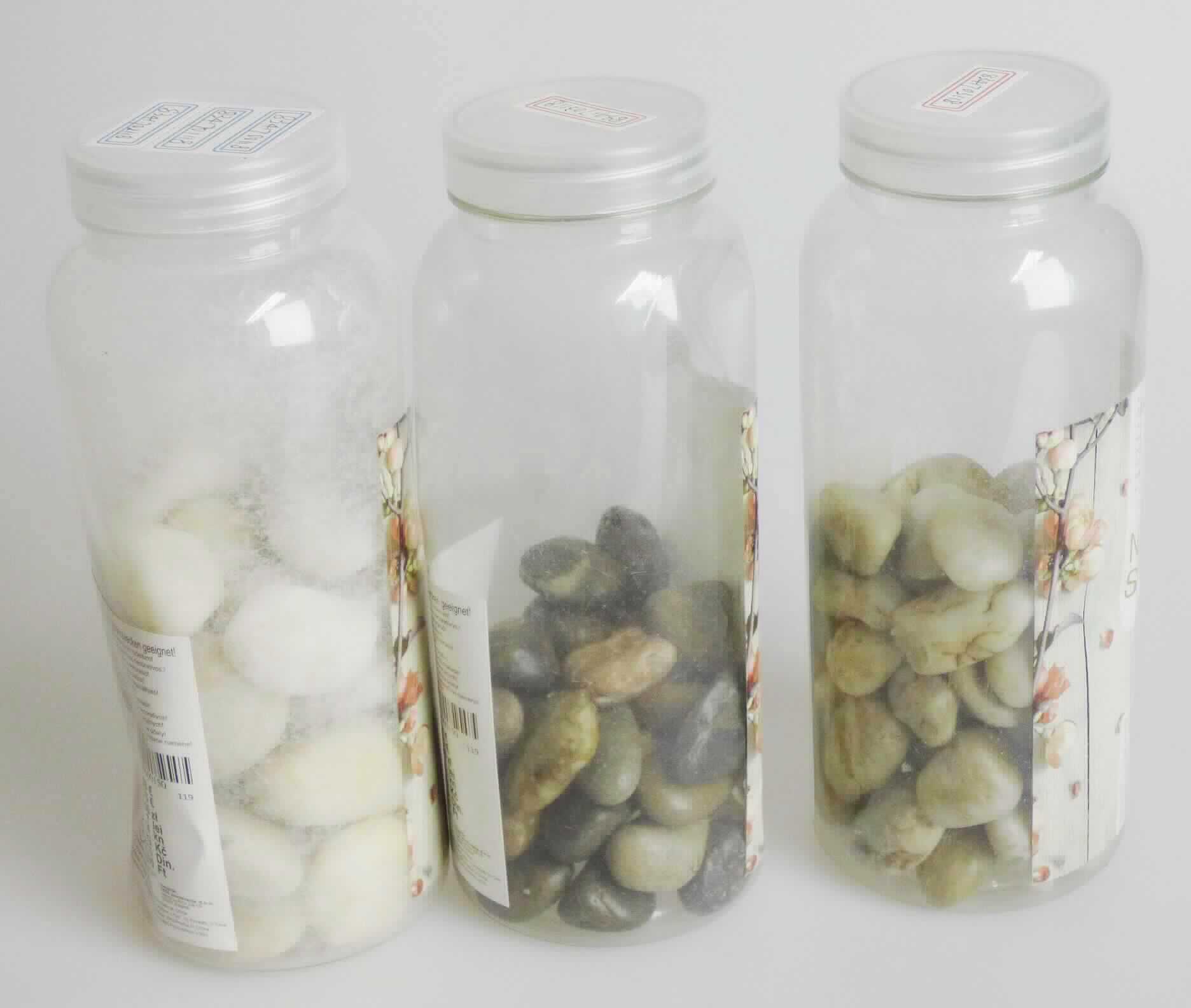 Angaben:
Natursteine (Flusssteine); ausschließlich zu dekorativen Zwecken.

Warenbeschaffenheit:
Unregelmäßig geformte, verschiedenfarbige Gesteinskörnungen, farblich sortiert, Größe ca. 2 - 4 cm, in farbloser Kunststoffumverpackung mit u.a. der Aufschrift "Natursteine, nur zu Dekorationszwecken geeignet".

Befund:
Körnungen von Steinen der Position 2515 und 2516.