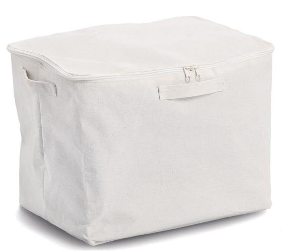 Aufbewahrungsbox, Foto siehe Anlage,
- in einem Polybeutel verpackt,
- zusammenfaltbar; annähernd quaderförmig; mit Deckel; in den Abmessungen (L x B x H) von 
  laut Antrag 38 cm x 27 cm x 27 cm,
- aus ca. 0﻿,﻿6 mm dicken, einfarbigen, einseitig (Innenseite) mit Kunststoff (kein Zellkunststoff) 
  überzogenen Geweben der Position 5903 aus Spinnstoffen,
- auf zwei gegenüberliegenden Seiten mit Tragegriffen versehen,
- auf der Oberseite mit einem U-förmig verlaufenden Reißverschluss zum Öffnen und Schließen
  des Deckels ausgestattet,
- durch Zusammennähen konfektioniert,
- ohne Hinweise auf Handarbeit,
- dient der Aufbewahrung von Gegenständen,
- ohne raumbezogene Funktion, somit keine Ware der Position 6304,
- stellt sich nicht als Behältnis der Position 4202 dar, da die Ware weder namentlich im
  Positionswortlaut genannt, noch einem der dort genannten Behältnisse ähnlich ist.

"Andere konfektionierte Ware (Aufbewahrungsbox), aus Spinnstoffen, aus Geweben, nicht hand-
 gearbeitet"