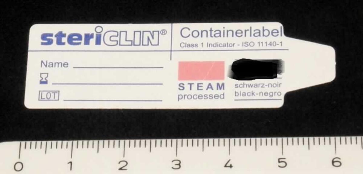 Es handelt sich um ein zweckbestimmt zugeschnittenes, etwa 6,0 x 1,8 cm großes Etikett aus Kartonpapier, das auf der Schauseite im Wesentlichen mit Beschriftungslinien sowie im Bereich eines rechteckigen Feldes (Abmessungen: etwa 0,9 x 0,4 cm) mit einer Indikatorbeschichtung bedruckt ist. Die Rückseite ist selbstklebend ausgerüstet und auf ein silikonisiertes Trägerpapier aufgebracht. Das Erzeugnis ist zum Einmalgebrauch bestimmt und wird auf Sterilisationscontainer geklebt, um zu Dokumentationszwecken beschriftet zu werden bzw. die Rückverfolgbarkeit der Sterilisationscontainer zu gewährleisten.
Jeweils 1000 Stück sind in einem Karton verpackt.

Abbildung siehe Anlage.

Derartige Waren gehören als "Etiketten aller Art aus Papier, bedruckt, selbstklebend" zum TARIC-Code 4821 10 10 00.