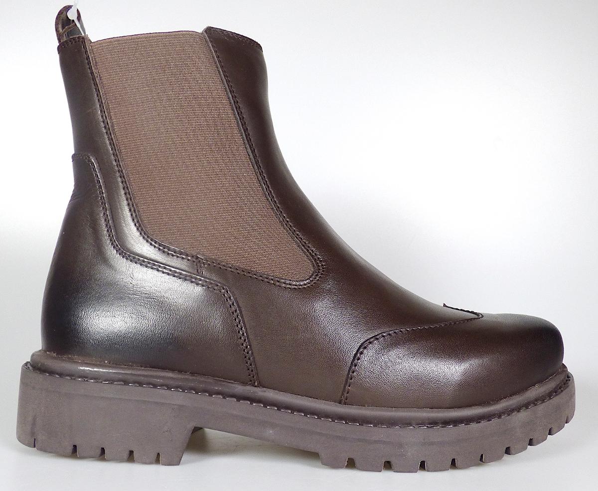 Stiefel, Größe 37, Foto siehe Anlage,
- mit Laufsohlen aus Kautschuk/Kunststoff; ohne Hauptsohle aus Holz,
- mit Oberteil aus Leder (den größten Teil der Außenfläche bildend) und Spinnstoff (elastische
  Einsätze),
- im Bereich der Ferse mit einer Anziehhilfe,
- ohne Metallschutz in der Vorderkappe,
- den Knöchel, jedoch nicht die Wade bedeckend,
- mit einer Länge der Innensohle von ca. 24,5 cm,
- gefüttert,
- als Frauenschuhe erkennbar.

"Schuhe mit Laufsohlen aus Kautschuk/Kunststoff und Oberteil aus Leder, andere als in den
 Unterpositionen (HS) 6403 12 bis 6403 59 genannte, den Knöchel bedeckend, andere als in der
 Unterposition (KN) 6403 9105 genannte, jedoch nicht die Wade bedeckend, mit einer Länge der 
 Innensohle von mehr als 24 cm, für Frauen, andere als im TARIC-Code 6403 9118 10 genannte"