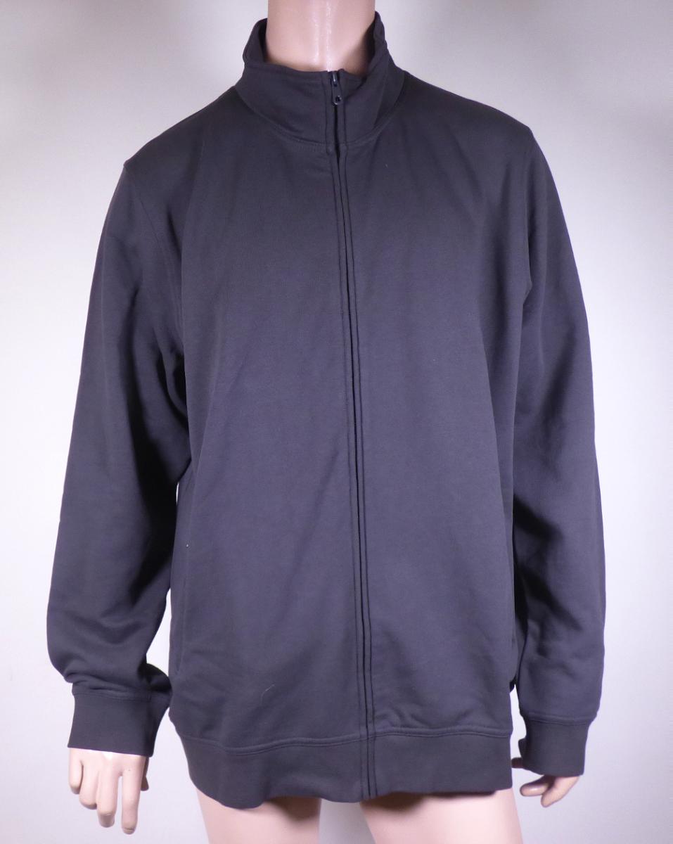 Blouson, sog. Sweatjacke, Größe XXL, Foto siehe Anlage,
- in einem Polybeutel verpackt,
- aus ca. 1,3 mm dicken, einfarbigen Gewirken aus laut Antrag 60 % Baumwolle und 40 % Polyester
  (synthetische Chemiefasern),
- über den Schritt reichend (Rückenlänge: ca. 76 cm),
- mit einem Stehkragen,
- mit einer durchgehenden Öffnung mit einem bis in die Kragenspitzen reichenden Reißverschluss,
- ohne Hinweise auf den Trägerkreis (unisex),
- mit langen Ärmeln, die über den unteren Rand des Kleidungsstücks hinausreichen; an den
  Ärmelenden mit doppelt gearbeiteten, leicht verengenden Bündchen,
- vorn mit zwei eingesetzten, Taschen mit Reißverschluss unterhalb der Taille,
- am unteren Rand mit einem angesetzten, doppelt gearbeiteten, verengenden Bund.
 
"Blouson, aus Gewirken, für Frauen, aus Baumwolle"