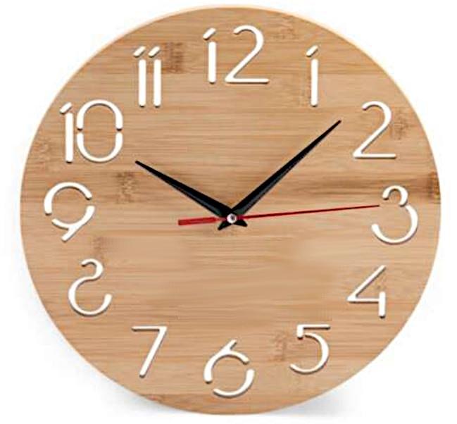 Bei der sog. "Bambus-Wanduhr Selekt" handelt es sich um eine ca. 280 mm (Ø ) große runde, elektrisch betriebene Wanduhr, mit einem Zifferblatt aus Bambus mit Stunden-, Minuten- und Sekundenzeiger.

Das Zifferblatt weist eine Stundenunterteilung in Form von Ziffern auf.

Auf der Rückseite der Uhr befindet sich ein Kunststofffach zur Aufnahme des Uhrwerks und der Batterie. Das Quarzuhrwerk, mit den Maßen 55 x 55 x 15 mm (Länge x Breite x Dicke), stellt sich nicht als Kleinuhr-Werk dar.

Die Wanduhr ist in einem Pappkarton verpackt.

Die Ware ist als „andere als von den Positionen 9101 bis 9104 erfasste Uhr, Wanduhr, elektrisch betrieben“ einzureihen.