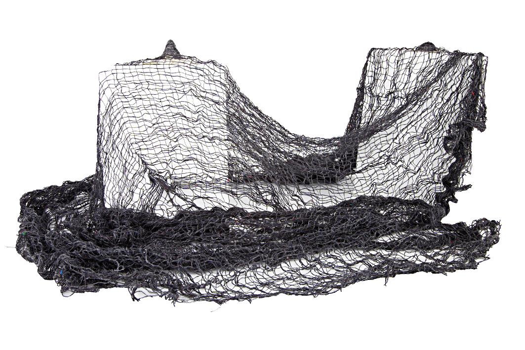 Gewebe, sog. Deko Spinnennetz, Art. 747615, Foto siehe Anlage,
- laut Antrag:
-- in einem Polybeutel mit bedrucktem Pappeinleger verpackt,
-- rechteckig, in den Abmessungen von 183 cm x 76 cm,
-- aus Kett- und Schussfäden aus 65 GHT Polyester (synthetische Spinnfasern) und 35 GHT 
    Baumwolle, 
-- buntgewebt (melierte Garne),
-- in Leinwandbindung,
-- mit einem Quadratmetergewicht von weniger als 170 g.

"Gewebe aus synthetischen Spinnfasern, mit einem Anteil an diesen Spinnfasern von weniger als
 85 GHT, ausschließlich mit Baumwolle gemischt und mit einem Quadratmetergewicht von weniger 
 als 170 g, buntgewebt, aus Polyester-Spinnfasern, in Leinwandbindung"