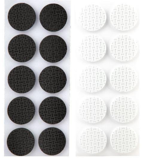 Angaben des Antragstellers:
Möbelgleiter
Material: Kunststoff (EVA)
20 weiße und schwarze, geschäumte, flache, selbstklebende, runde Kunststoffpads (laut Abbildung). Der Durchmesser der Pads beträgt ca. 22 mm und die Oberfläche ist mit einem regelmäßig geprägten Muster versehen.
Die Kunststoffpads sind auf eine weiße Schutzfolie geklebt und in einem Polybeutel mit Pappanhänger in Aufmachung für den Einzelverkauf verpackt.

Ein Warenmuster wurde nicht vorgelegt.

Befund:
Es liegen selbstklebende Flacherzeugnisse aus Kunststoff vor.