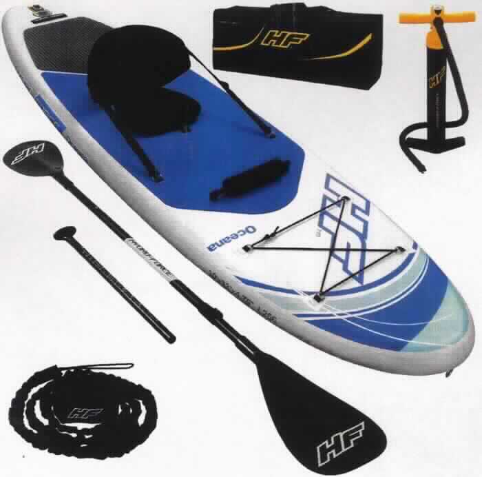 Es handelt sich um eine Warenzusammenstellung, bestehend aus:
- einem sog "Hydro Force Sup Board"
-- aufblasbar, mit einer Größe von etwa 305 x 84 x 12 cm,
-- mit drei sog. "Finnen" an der Unterseite,
-- mit einer Hülle aus einem Verbunderzeugnis aus Spinnstoffen und Kunststoff;
- einem abnehmbaren Sitz, um die Ware wie eine Art Kajak zu benutzen,
- einem Doppelpaddel aus Aluminuim mit einer Länge von
  ca. 217 cm,
- einer Doppehubkolbenpumpe mit Druckanzeige,
- einem Reparaturset,
- einer Tragetasche, die zum Transport und zur Aufbewahrung dient 
  (im unaufgeblasenen Zustand),
- dient als Wassersportgerät auf Seen oder dem Meer,
- gemeinsam für den Einzelverkauf aufgemacht in einem Pappkarton (lt. ergänzenden Angaben).

Das Sup-Board bestimmt im Hinblick auf den Umfang und die Bedeutung in Bezug auf die 
Verwendung den Charakter der Warenzusammenstellung,

Zolltariflich handelt es sich um einen "Ausrüstungsgegenstand für den Wassersport, kein Windsurfer".