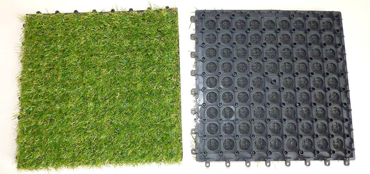 Kunstrasenfliese, Foto siehe Anlage,
- elf Stück in einem Pappkarton verpackt,
- jeweils:
-- als quadratische Fliese, in den Abmessungen von laut Antrag 30 cm x 30 cm,
-- getuftet, 
-- mit einem Grund aus einem Streifengewebe aus synthetischer Spinnmasse,
-- mit einem Flor aus verschiedenen Streifen aus synthetischer Spinnmasse (laut Antrag Polyethylen
   und Polypropylen; somit keine Ware der Unterposition HS 5703 21), mit einer Breite von weniger als
   5 mm (= synthetischer Spinnstoff), 
-- an der Unterseite mit einem Gitter aus Kunststoff versehen, das an den Seiten so gearbeitet ist, dass
   die Fliesen zusammengesteckt werden können,
- erfüllt die Bedingungen zur Einreihung als Fußbodenbelag,

"Fußbodenbelag aus synthetischen Spinnstoffen (Kunstrasen), getuftet (Nadelflor), aus Polyethylen
 und Polypropylen"
