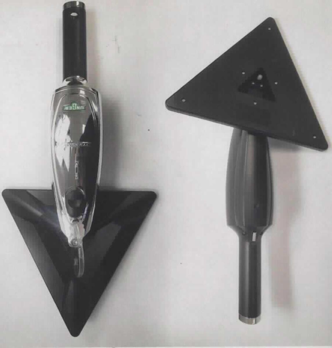 Sog. Glasreinigungs-Handgerät (Basis-Handgerät)
- in Form eines von Hand zu führenden Reinigungsgeräts, aus dreieckiger Wischerplatte
  mit Präzisions-Sprühsystem, Fasertuchaufnahme und 3D-Gelenk sowie Stielansatz für
  Verlängerungsstange mit integrierter, mittels Elektromotor betriebener Flüssigkeitspumpe,
  Aktivierungstaste und Reinigungsmitteltank (Abbildung siehe Anlage),
- zur Fenster-Innenreinigung im gewerblichen Bereich durch Sprühauftrag von Reinigungs-
  mittel mittels eines durch die Flüssigkeitspumpe erzeugten Sprühstrahls.

"Mechanischer Apparat zum Verspritzen von Flüssigkeiten, keine Ware der TARIC-Codes 8424 1000 10 bis 8424 3010 00 - sog. Glasreinigungs-Handgerät"