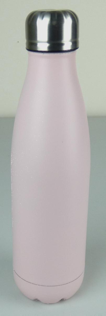 Bei der als "Vakuum Trinkflasche, Art. 8031087" bezeichneten Ware handelt es sich um eine ca. 26 x 7 cm (Höhe x Durchmesser) große Trinkflasche, im Wesentlichen bestehend aus einem zylindrischen, oben konisch zulaufenden, doppelwandigen Behälter (mit Vakuum) aus Edelstahl, mit einem Fassungsvermögen von 500 ml (laut Antrag). Das Produkt besitzt einen Edelstahlverschluss.

Das Erzeugnis ist als "Vakuum-Isolierflasche" einzureihen.