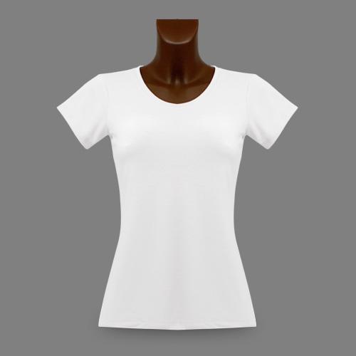 T-Shirt, sog. Basic Lady Slim Fit-New Generation, Größe S, Foto siehe Anlage,
- laut Antrag:
-- aus ca. 0,6 mm dicken, einfarbigen Gewirken aus 93% Polyester und 7 % Spandex (beides
   synthetische Chemiefasern),
-- über die Taille reichend (Rückenlänge: ca. 62 cm),
-- mit einem runden, leicht halsfernen Ausschnitt mit einer Randeinfassung,
-- ohne Öffnung und ohne Verschluss,
-- mit kurzen, enganliegenden Ärmeln,
-- am unteren Rand durch Umschlagen und Festnähen gesäumt.

"T-Shirt, aus Gewirken, aus Chemiefasern"
