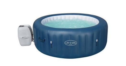 Sog. Bestway Whirlpool Lay-Z-Spa Milan, in Form einer der Benutzung, dem Betrieb und der Instandhaltung eines Whirlpools dienenden Warenzusammenstellung in Aufmachung für den Einzelverkauf, im Wesentlichen bestehend aus einer im Hinblick auf die Bedeutung für die Verwendung charakterbestimmenden funktionellen Einheit aus einem runden, im Durchmesser 196 cm messenden, 71 cm hohen, aufblasbaren Pool aus Kunststoff und einer digital gesteuerten Pumpe mit Filterelement, digitalem Bedienfeld und integrierter Heizung sowie einer aufblasbaren Abdeckung mit Clipverschlüssen, einem Dosierschwimmer, einer Filterkartusche und einer Bedienungsanleitung. Zur äußeren Form siehe Abbildung in der Anlage. 
Der mit 140 Luft-/ Massagedüsen ausgestattete Whirlpool dient der durch Luftdruck und Wasserbewegung bewirkten Massage des Benutzers. 
Die Bestandteile der Warenzusammenstellung sind gemeinsam verpackt.

Die Ware wird als "Massageapparat, kein elektrisches Vibrationsmassagegerät" eingereiht.