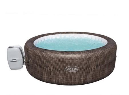Sog. Bestway Whirlpool Lay-Z-Spa St. Moritz, in Form einer der Benutzung, dem Betrieb und der Instandhaltung eines Whirlpools dienenden Warenzusammenstellung in Aufmachung für den Einzelverkauf, im Wesentlichen bestehend aus einer im Hinblick auf die Bedeutung für die Verwendung charakterbestimmenden funktionellen Einheit aus einem runden, im Durchmesser 216 cm messenden, 71 cm hohen, aufblasbaren Pool aus Kunststoff und einer digital gesteuerten Pumpe mit Filterelement, digitalem Bedienfeld und integrierter Heizung sowie einer Thermoabdeckung, einem Dosierschwimmer, Filterkartuschen und einem selbstklebenden Reparaturflicken. Zur äußeren Form siehe Abbildung in der Anlage. 
Der mit 140 Luft-/ Massagedüsen ausgestattete Whirlpool dient der durch Luftdruck und Wasserbewegung bewirkten Massage des Benutzers. 
Die Bestandteile der Warenzusammenstellung sind gemeinsam verpackt.

Die Ware wird als "Massageapparat, kein elektrisches Vibrationsmassagegerät" eingereiht.