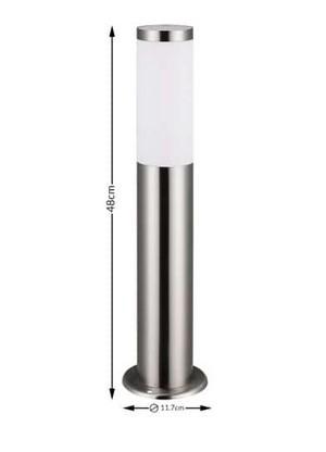 Bei den Erzeugnissen, einer sog. Wegeleuchte Dahlia anthrazit und einer Wegeleuchte Dahlia Edelstahl handelt es sich um zylinderförmige, ca. 480 mm x 76 mm (H x d) große elektrische Beleuchtungskörper, jeweils bestehend aus einem silberfarbenen bzw. dunkelgrauen Metallsockel mit einer kreisrunden, mit Lochungen zur Montage versehenen Metallplatte, einem weißen, lichttransparenten Kunststoffaufsatz und integrierter Lampenfassung (E27).
Die Erzeugnisse werden über die Netzspannung betrieben.

 Techn. Daten (auszugsweise):
- Leistung: 20 W
- Spannung: 220-240 V - 50/60 Hz
- Schutzart: IP 44

Die Leuchten werden zu Beleuchtungszwecken im Außenbereich eingesetzt, bspw. in Eingängen, Einfahrten oder im Garten.

Die E27-Lampenfassungen sind für verschiedene Leuchtmittel mit E27-Sockel (bspw. Halogenlampen, LED) geeignet.

Der charakterbestimmende Stoff wird aufgrund des Umfangs und der Bedeutung in Bezug auf die Verwendung (Form und Stabilität verleihend) durch das Metall bestimmt.

Hinweise auf eine Handfertigung liegen nicht vor.

Die Erzeugnisse sind als "elektrische Beleuchtungskörper, anderweit weder genannt noch inbegriffen, nicht von den Unterpositionen (HS) 9405 11 bis 9405 42 erfasst, keine Scheinwerfer, aus Metall, nicht handgearbeitet" einzureihen.