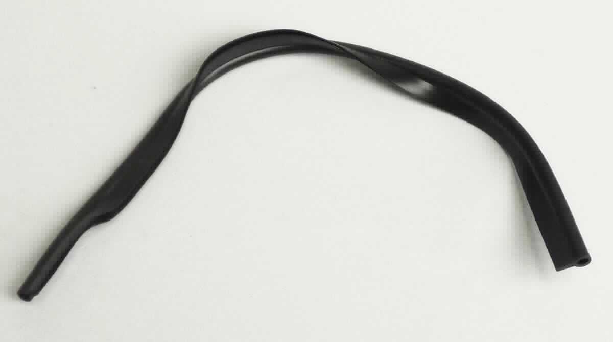 Bei der vorliegenden Ware handelt es sich den Angaben nach um eine Einfassung für Kofferränder. Die Laboruntersuchung ergab, dass ein schwarzes, biegsames Klemmprofil aus PVC mit einem offenen, annähernd o-förmigen Querschnitt vorliegt.

Die Ware ist nach ihrer objektiven Beschaffenheit als anderes Profil aus Polymeren des Vinylchlorids in den TARIC-Code 3916 2000 99 des Zolltarifs einzureihen.