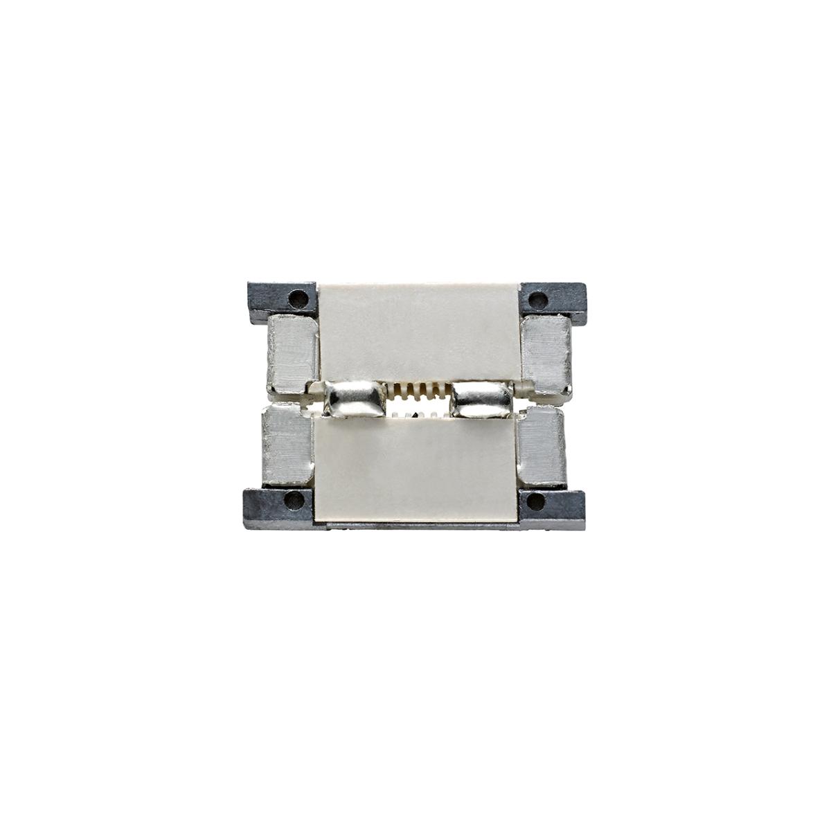 Verbinder ohne Kabel für 8mm Streifen einfarbig, 9726101,
- aus einem flachen quaderförmigen Metall/- Kunststoffkörper, mit beidseitig mechanischen
  Klemmvorrichtungen mit innen liegenden Metallkontakten,
- für eine Spannung von weniger als 1000 V,
- passend für LED-Streifen, Breite: 8 mm (nicht Gegenstand der vZTA-Entscheidung),
- zum Herstellen einer elektrischen Verbindung zwischen zwei gegenüberliegenden LED-Streifen
  mittels Klemmkontakte.

Die Ware ist als "elektrisches Gerät zum Verbinden von elektrischen Stromkreisen, für eine Spannung
von 1000 V oder weniger, keine Steckvorrichtung, keine vorgefertigte Schienenverteilung, kein
Verbindungselement für Kabel oder Drähte, keine Batterieklemme" einzureihen.

Anlage: 1 Abbildung