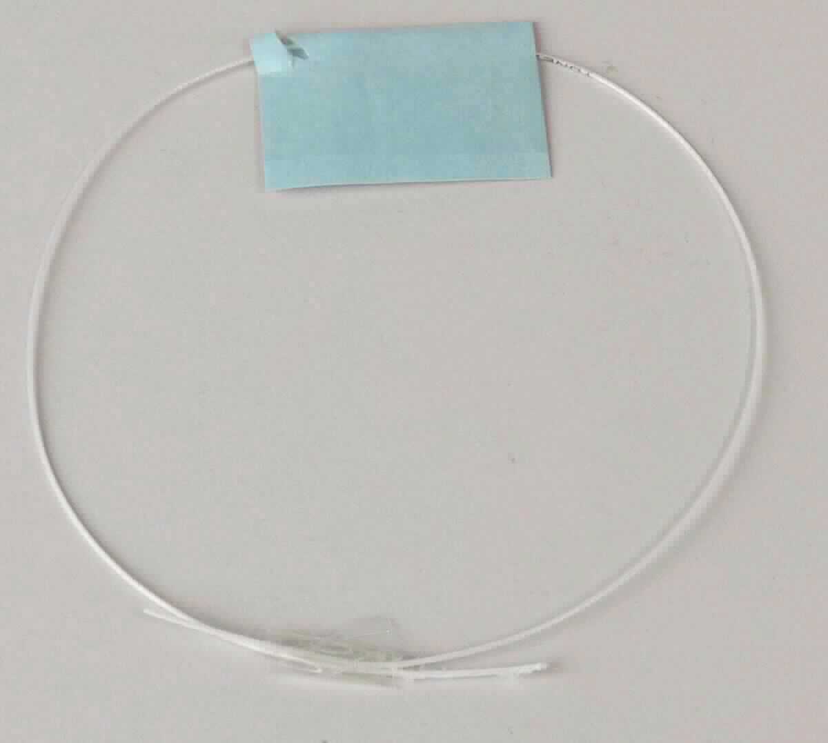 Bindfaden, sog. Badmintonsaite Yonex BG 65, Foto siehe Anlage,
- als Meterware, mit einer Länge von laut Antrag 200 m und einem Durchmesser von 0,7 mm,
- laut Untersuchungsergebnis:
-- aus einem Rundgeflecht mit enger Flechtweise und festem Gefüge, 
-- aus synthetischen Chemiefasern (Polyamid), u. a. somit keine Ware der Position 3916,
-- mit einer Seele aus Spinnstoffen,
-- mit Kunststoff überzogen bzw. umhüllt,
-- mit einem Titer von ca. 4634 dtex,
- zur Verwendung als Badmintonsaite.

"Bindfaden, geflochten, mit Kunststoff überzogen, aus synthetischen Chemiefasern, aus Polyamid, mit einem Titer 
 von weniger als 50.000 dtex"