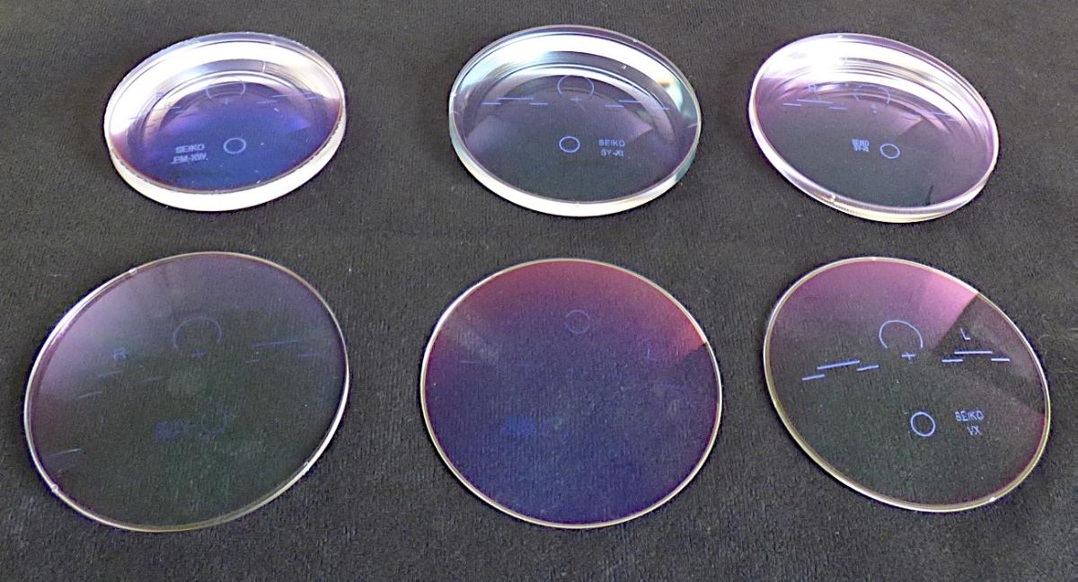 "Organische Brillengläser aus Kunststoff", in sechs Ausführungen, beide Flächen fertig bearbeitet, mit Markierungen, jeweils in Form eines rohrunden Mehrstärkenglases mit Korrektionswirkung, von der zum Einpassen in eine Brillenfassung verwendeten Art, sphärisch oder torisch, in den Brechungsindices 1,5; 1,60; 1,67; 1,74 - und in den Durchmessern 70, bzw. 68 mm, mit oder ohne Entspiegelung, weiß, getönt oder selbsttönend, wobei mindestens ein wesentliches Verfahren zur Herstellung von Korrektionsbrillen an den Gläsern noch vorzunehmen ist.
Die Waren sind jeweils in einer etikettierten Tüte verpackt.
Zur äußeren Form siehe Abbildung in Anlage.

Die Ware wird als "organisches rohkantiges Brillenglas mit Korrektionswirkung, aus anderen Stoffen als Glas, beide Flächen fertig bearbeitet zur Beschichtung, Färbung, Randbearbeitung, Befestigung oder jedem anderen wesentlichen Verfahren zur Herstellung von Korrektionsbrillen"eingereiht.