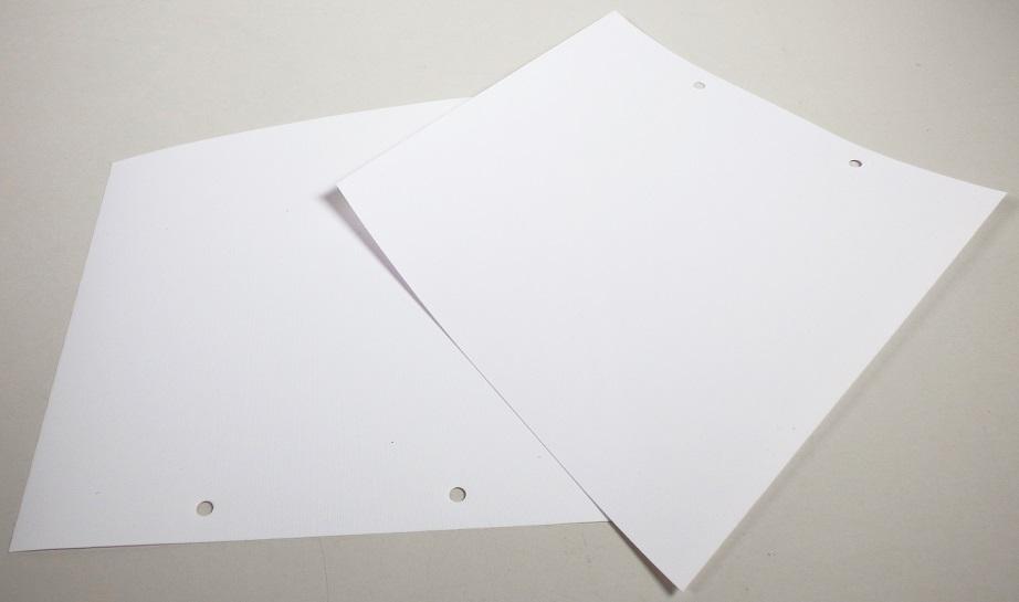 Wandverkleidung, sog. TT Mediatex Wall Cover Foto siehe Anlage,
- als Meterware, mit Breiten von laut Antrag 100 cm und 152 cm,
- mit einer Oberfläche aus einem Gewebe aus synthetischen Filamenten (laut Antrag Polyester),
  die mit bloßem Auge nicht wahrnehmbar mit Kunststoff überzogen ist, somit u. a. keine Ware der 
  Position 3919,
- auf der Rückseite mit selbstklebendem Kleber und Abdeckfolie versehen,
- laut Antrag zum Ausschmücken von Wänden.

"Wandverkleidung aus Spinnstoffen, andere als in der Unterposition 5905 0010 genannte, aus Chemiefasern"