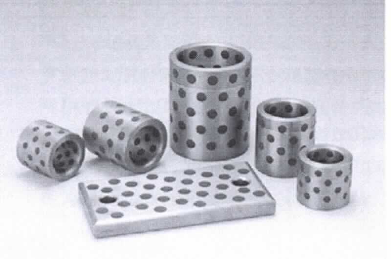 Bei denen als Oiles 500F bezeichneten Waren handelt es sich um zylindrische Hohlkörper. Die selbstschmierenden Gleitlager bestehen aus einem Körper aus Gusseisen, der mit spezifischen Bohrungen versehen ist. In die Bohrungen wird ein Festschmierstoff eingepresst.

Die in verschiedenen Längen (zwischen 40 und 180 mm) vorkommenden Lager haben einen Innendurchmesser zwischen 25 und 120 mm.

Die Erzeugnisse dienen der reibungsarmen Führung und Lagerung von Wellen oder Achsen in verschiedenen Anwendungsgebieten im Fahrzeug- und Maschinenbau. 

Sie sind als "Wellengleitlager, nicht für zivile Luftfahrzeuge, nicht von der Unterposition (TARIC) 8483 3080 20 erfasst" einzureihen.