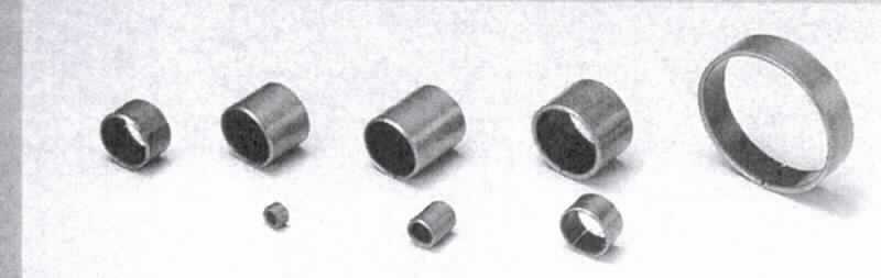 Bei denen als "OILES TECHMET B" bezeichneten Waren handelt es sich um zylindrische Hohlkörper. Die selbstschmierenden Mehrschichtenverbundlager bestehen aus einem Stahlrücken und einer PTFE-Gleitschicht. Die Lager kommen in verschiedenen Längen und mit unterschiedlichen Durchmessern vor.

Die Erzeugnisse dienen der reibungsarmen Führung und Lagerung von Wellen oder Achsen in verschiedenen Anwendungsgebieten, hauptsächlich in der Automobilindustrie. 

Sie sind als "Wellengleitlager, nicht für zivile Luftfahrzeuge, nicht von der Unterposition (TARIC) 8483 3080 20 erfasst" einzureihen.
