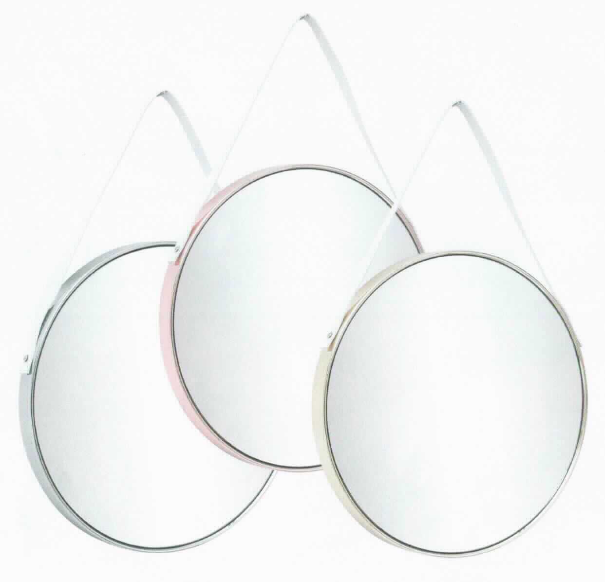 Spiegel aus Glas, Foto siehe Anlage, 
ein Warenmuster wurde nicht vorgelegt, die Einreihung erfolgt anhand der Antragsangaben,
- runder Spiegel aus Glas, 
- mit einem schmalen, farbigen Rahmen aus unedlem Metall (Stahl),
- mit einem Band aus sog. Kunstleder zum Aufhängen an einer Wand versehen,
- mit einem Durchmesser von 42 cm und einer Tiefe von 4 cm.

"Spiegel aus Glas, gerahmt, kein Rückspiegel für Fahrzeuge"