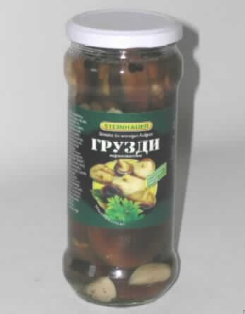 Zubereitete Pilze im Glas.

Antragsangaben (als zutreffend unterstellt): Shiitake im würzigen Aufguss. Marinierte Pilze Shiitake, im klaren würzigen Aufguss mit Essigessenz (0,27 %ige Lösung von Essig).
Zutaten: Shiitake, Wasser, Salz, Knoblauch, Lorbeerblätter, Pfeffer, Nelke, Säuerungsmittel Essigsäure, Dill. Verwendungszweck: zum Verzehr.

Beschaffenheit des vorgelegten Warenmusters: Aufmachung: Konservenglas mit einem Inhalt von 530 g und einem deklarierten Abtropfgewicht von 315 g. Inhalt: Ganze Shiitake-Pilze mit etwas Stiel in einer hellgelben, schwach viskosen Lake, typisch nach Shiitake, säuerlich, dezent würzig, nach Knoblauch und leicht salzig schmeckend.

Der Gehalt an Essigsäure liegt unter 0,5 GHT, danach liegt kein Erzeugnis der Position 2001 der KN vor.

Pilze, anders als mit Essig oder Essigsäure zubereitet oder haltbar gemacht, andere.
