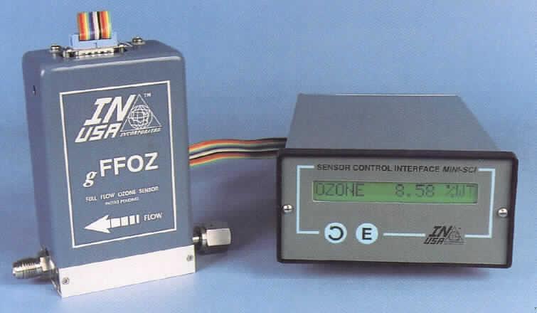 Elektronisches Gerät zur physikalischen oder chemischen Untersuchung von Gasen (Luft), so genannter Gas-Phase Ozone Analyzer gFFOZ, im Wesentlichen bestehend aus einem 130 mm x 146 mm x 54 mm (B x H x T) Mikroprozessor basierenden Sensor und einem 143 mm x 71 mm x 241 mm (B x H x T) großen Controller mit Flüssigkristallanzeige, die beide über Kabel miteinander verbunden sind und somit eine funktionelle Einheit darstellen.
Der Analyzer ermittelt den Ozongehalt in hochreinen Bereichen bei der Halbleiterproduktion, in der pharmazeutischen Industrie und anderen industriellen Fertigungsprozessen.
Ein Bild der Ware befindet sich im Internet unter http://ec.europa.eu/taxation_customs/dds/ebticau_de.htm.
