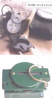 Kompass, nicht für zivile Luftfahrzeuge bestimmt, in Form eines Peilkompasses, im Wesentlichen bestehend aus einem ca. 7,8 x x5,8 x 2,9 cm (L x B x H) großen, grünen Aluminiumgehäuse mit Deckel inklusive Peildraht und einer kleinen aufklappbaren Lupe, mit einer ölgelagerten, drehbaren Rose. Der Kompass verfügt über eine Skala von 0 bis 360 Grad und zeigt die Himmelsrichtungen an. Für die Peilfunktion können der Deckel und die Lupe entsprechend positioniert werden. Die Ware ist in einer dafür hergerichteten und zum dauernden Gebrauch bestimmten Tasche verpackt.
Ein Bild der Ware befindet sich im Internet unter 
http://ec.europa.eu/taxation_customs/dds/ebticau_de.htm.
