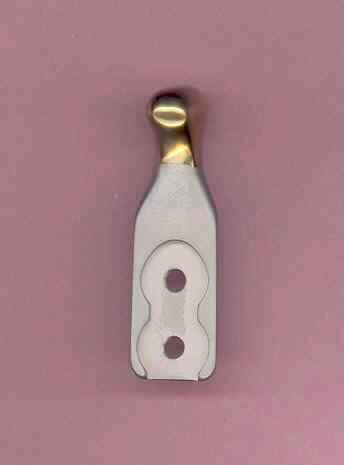 Einzelkomponente eines künstlichen Gelenks für Menschen, sog. Kondylenprothese, in Form einer ca. 3 cm langen und ca. 1 cm breiten Vorrichtung aus Reintitan oder einer Ti6AI4V-Legierung, die im oberen Bereich mit einem speziell geformten, kugelähnlichen Kopf versehen ist. Der untere Bereich ist flachgeformt und enthält zwei Löcher (äußere Form siehe Abbildung).  Die Ware, die in einer Kunststoffschachtel mit Schaumstoffeinlage verpackt ist, wird mit zwei Schrauben (nicht Gegenstand dieser vZTA) in den Kiefer eines Patienten implantiert und dient zum temporären Ersatz des Kiefergelenkkopfes nach tumorbedingter Resektion des Kiefergelenkkopfes.