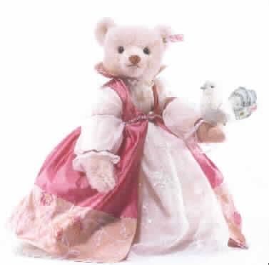 Spielzeug, ein Tier darstellend, Füllmaterial enthaltend, sog. Motiv "Teddybär Aschenputtel Alpaca", EAN 036804.

Der ca. 33 cm große, stehende Bär stellt eine Teddybärdame in opulenter Kleidung mit einer kleinen Taube (5 cm) auf dem Arm dar. Das Spielzeugtier besitzt Glasaugen, bewegliche Gliedmaßen und enthält Füllmaterial. 

Ein Bild der Ware befindet sich im Internet unter:
http://ec.europa.eu/taxation_customs/dds/ebticau_de.htm.