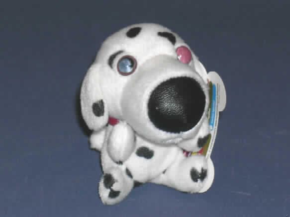 Spielzeug, ein Tier darstellend, Füllmaterial enthaltend, sog. Dalmatian aus der Aktion "Mc Donald´s - The Dog 2008".
Es handelt sich um einen ca. 9,5 cm großen Hund (Dalmatiner) aus weißem Plüschspinnstoff mit schwarzen Flecken, der einem im Verhältnis zum Körper sehr großen Kopf aufweist. Er ist mit weichem Material gefüllt. Augen und Nase des Tieres bestehen aus Kunststoff. Um den Hals trägt es ein dunkelrotes Halsband aus Kunststoff, das im Nacken mit einer Spinnstoffkordel am Tier befestigt ist, so dass es auch als Anhänger verwendet werden kann. 
Das Spielzeugtier ist zusammen mit einem Beipackzettel in einem Polyethylenbeutel für den Einzelverkauf aufgemacht und dient der spielerischen Unterhaltung von Kindern.
Ein Bild der Ware ist im Internet unter http://europa.eu.int/comm/taxation_customs/dds/de/ebticau.htm zu finden.