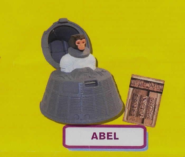 Anderes als zuvor von der Position 9503 erfasstes Spielzeug, mit eingebautem Motor, aus Kunststoff, sog. Abel, aus der Aktion "Mc Donald's - Night at the Museum 2 - 2009".
Es handelt sich um ein ca. 7 cm großes, graufarbenes Spielzeug aus Kunststoff, die Nachbildung einer Raumkapsel (Mercury Kapsel) darstellend, die mit eingebautem Rückzugmotor und auf der Unterseite mit zwei Laufrädchen ausgestattet ist. Steckt man die beiliegende, beidseitig bedruckte, ca. 8 x 6 cm große Pappkarte in die dafür vorgesehene, im unteren Bereich eingearbeitete Aussparung, so fährt die Kapsel nach vorn; gleichzeitg öffnet sie sich und der Oberkörper eines mit Raumfahreranzug bekleideten Affen wird sichtbar.
Das Erzeugnis dient der spielerischen Unterhaltung von Kindern und ist mit einem Beipackzettel in einem Polyethylenbeutel aufgemacht.
Ein Bild der Ware ist im Internet unter http://ec.europa.eu/taxation_customs/dds/ebticau_de.htm zu finden.